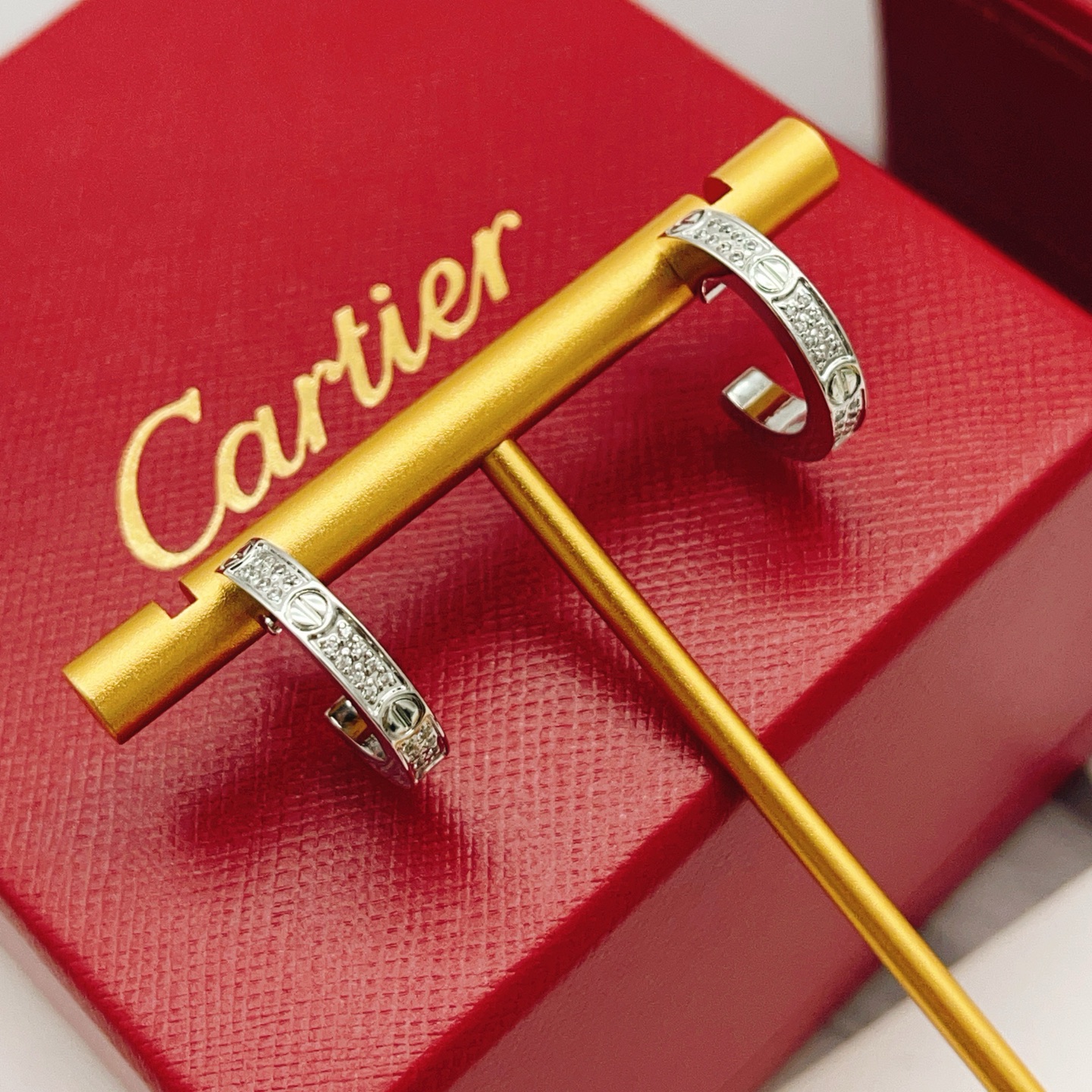 Cartier Cartie*最新款，非常的上镜‼ 设计很特别值得入手 高级手工坊系列