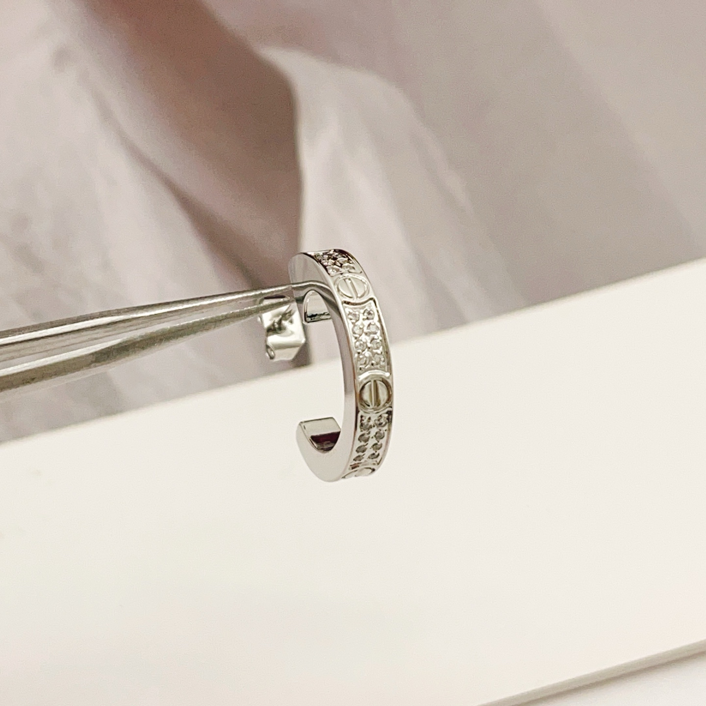 Cartier Cartie*最新款，非常的上镜‼ 设计很特别值得入手 高级手工坊系列