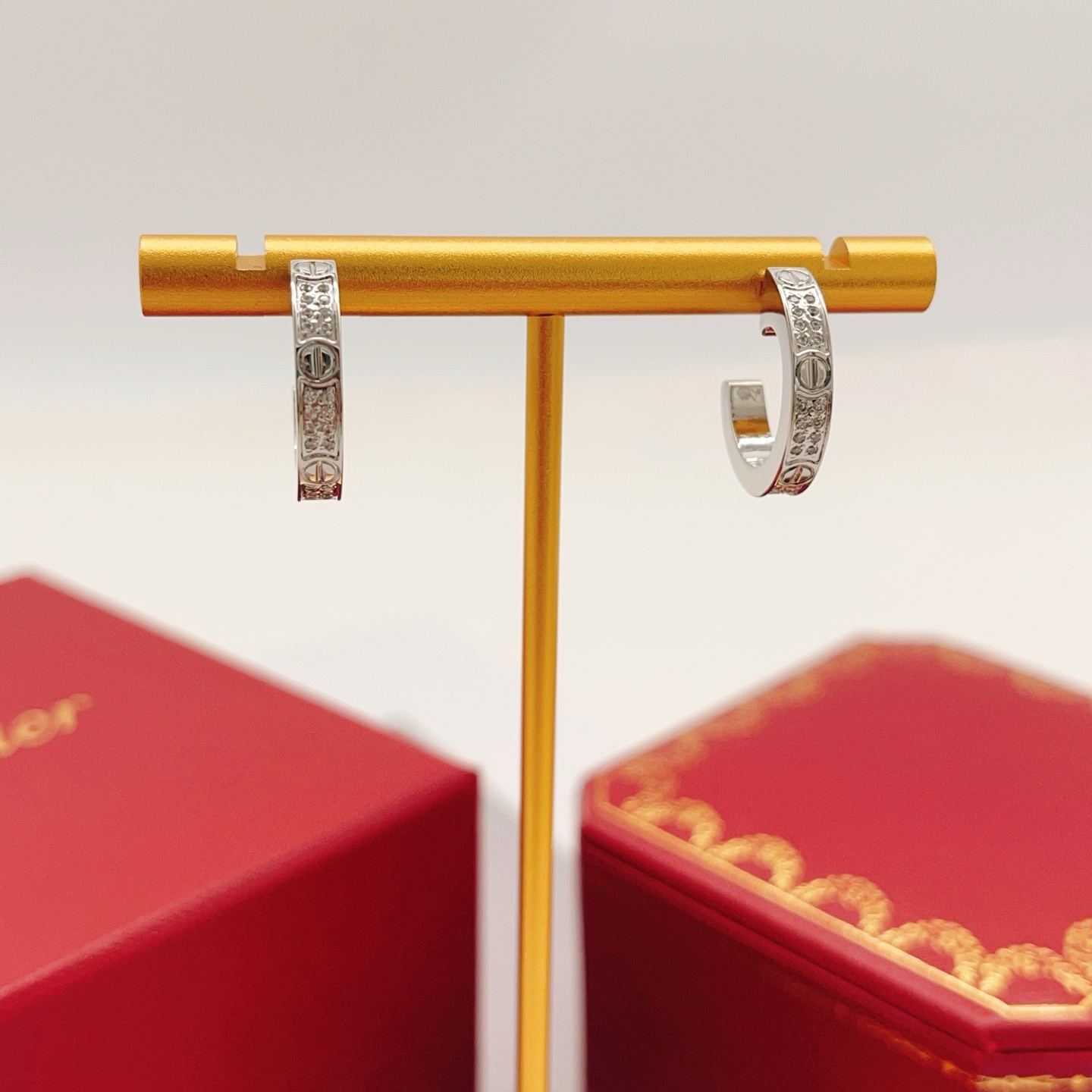 Cartier Cartie*最新款，非常的上镜‼ 设计很特别值得入手 高级手工坊系列