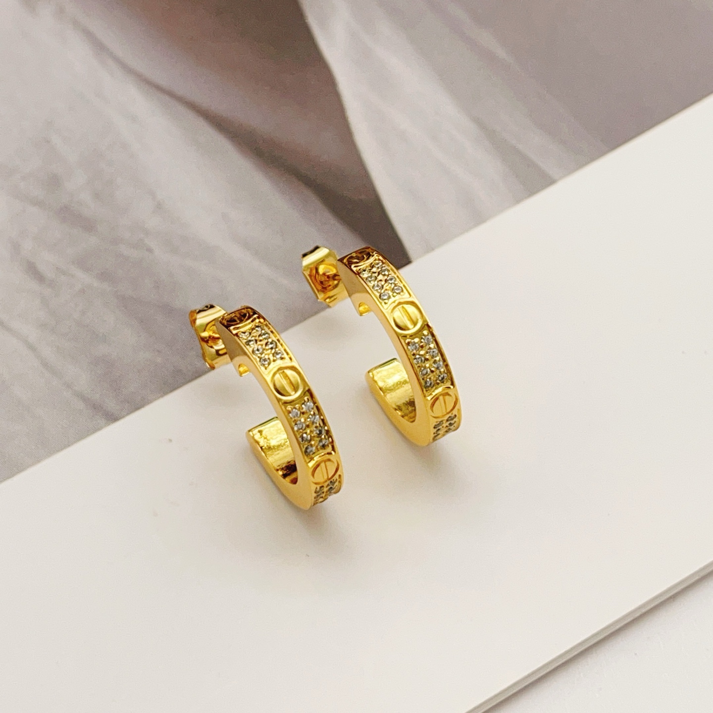 Cartier Cartie*最新款，非常的上镜‼ 设计很特别值得入手 高级手工坊系列