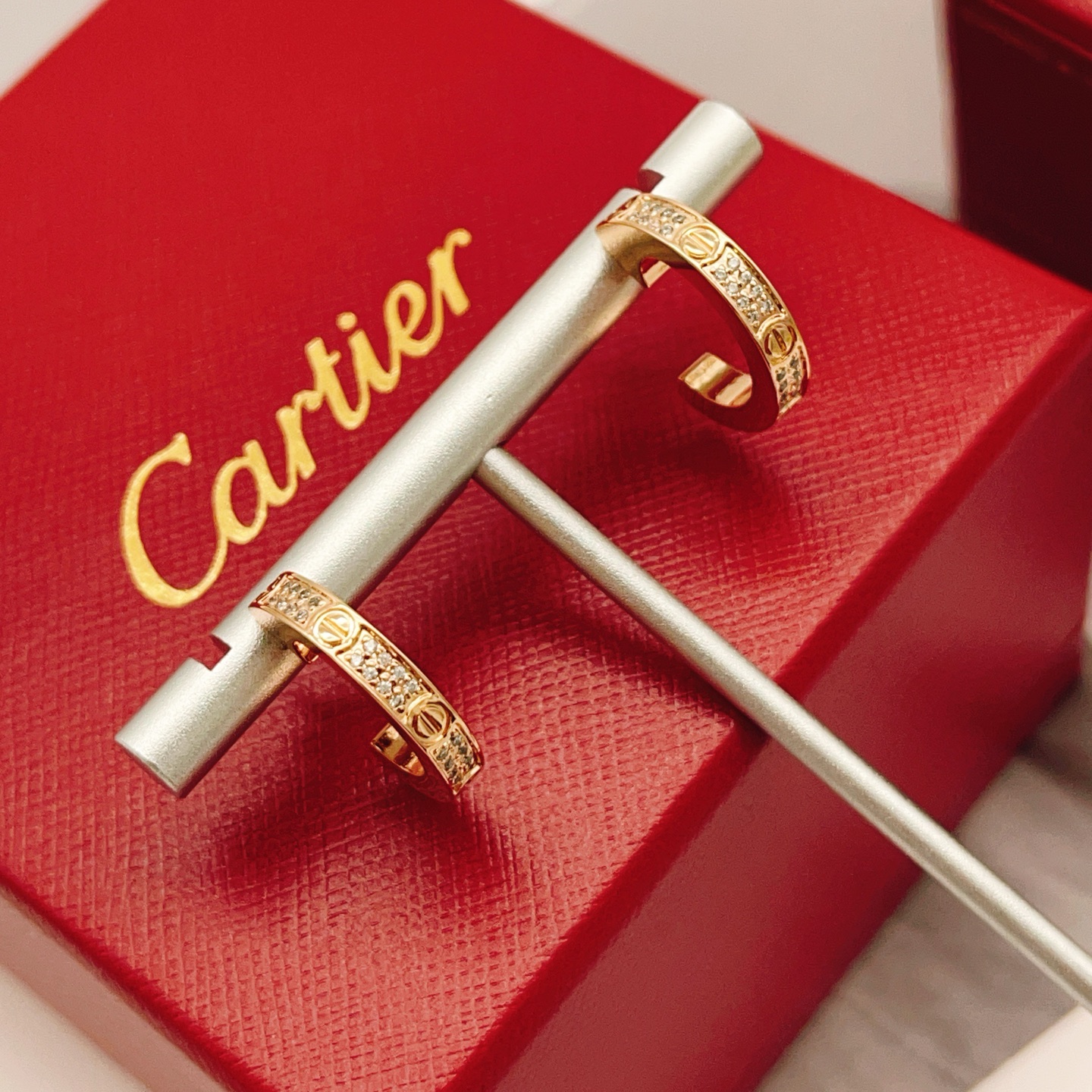 Cartier Cartie*最新款，非常的上镜‼ 设计很特别值得入手 高级手工坊系列