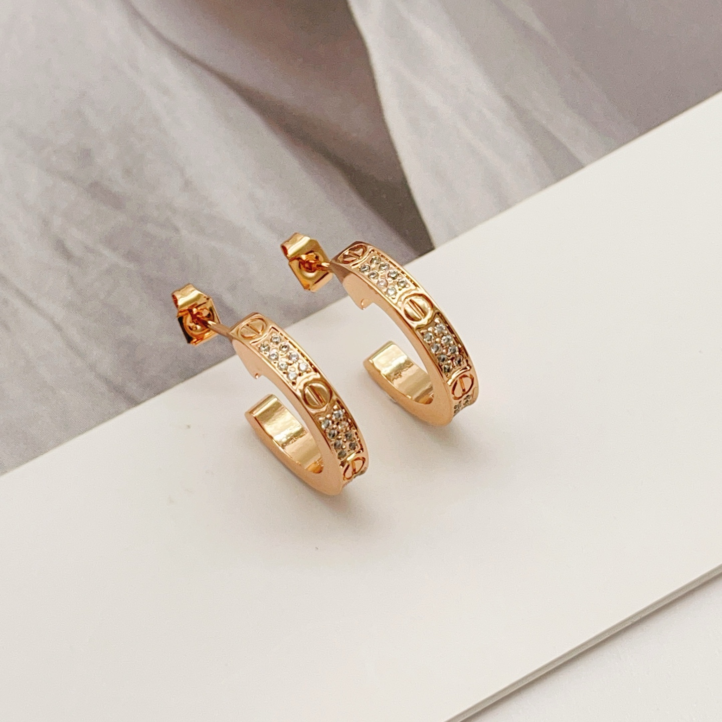 Cartier Cartie*最新款，非常的上镜‼ 设计很特别值得入手 高级手工坊系列