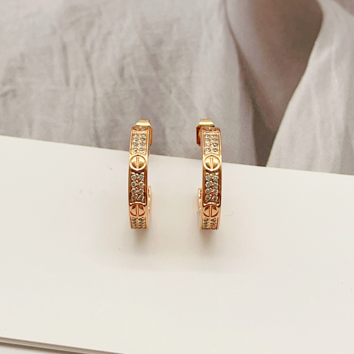 Cartier Cartie*最新款，非常的上镜‼ 设计很特别值得入手 高级手工坊系列