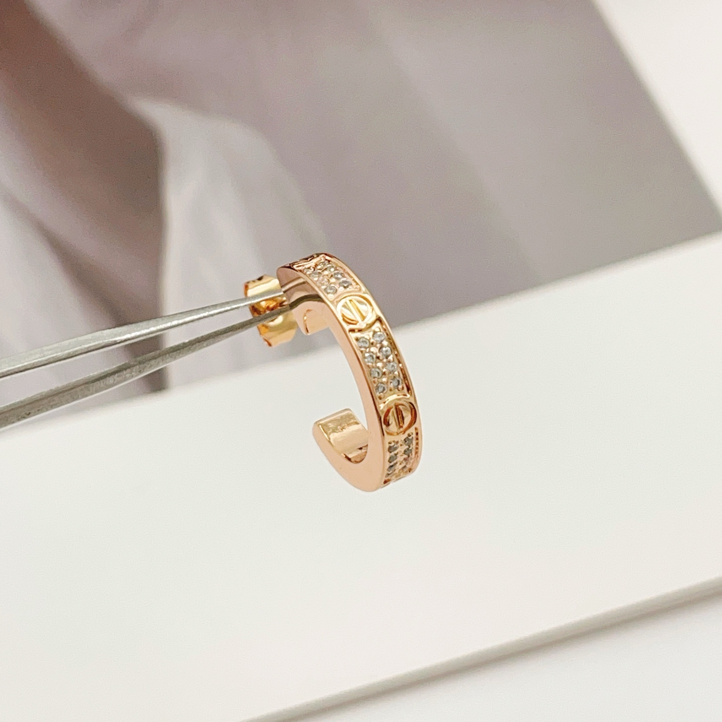 Cartier Cartie*最新款，非常的上镜‼ 设计很特别值得入手 高级手工坊系列