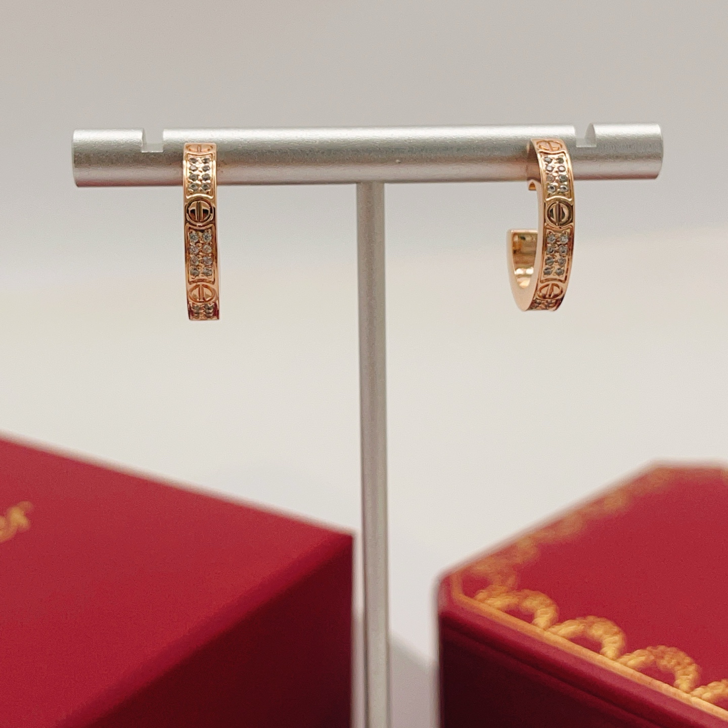 Cartier Cartie*最新款，非常的上镜‼ 设计很特别值得入手 高级手工坊系列