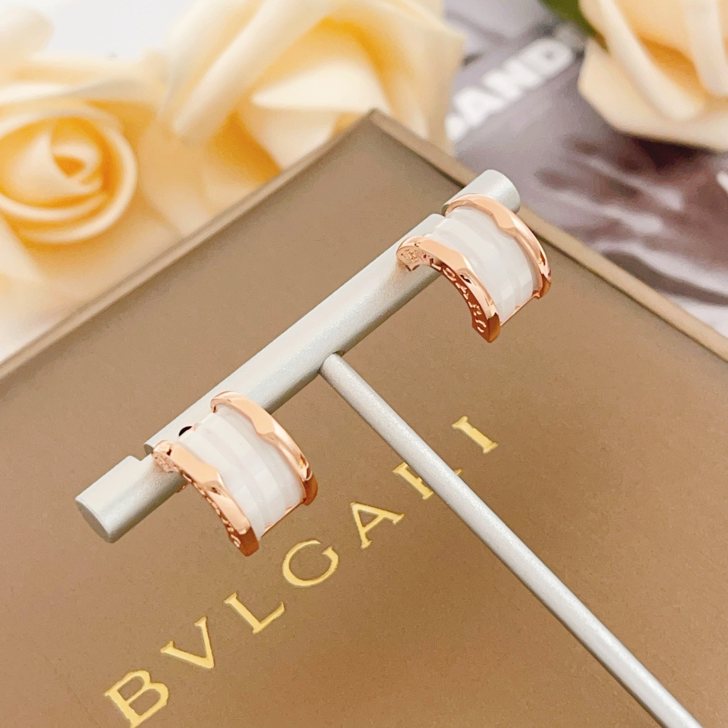Bvlgari BVLGARI宝格丽最新款，非常的上镜‼ 设计很特别值得入手 高级手工坊系列