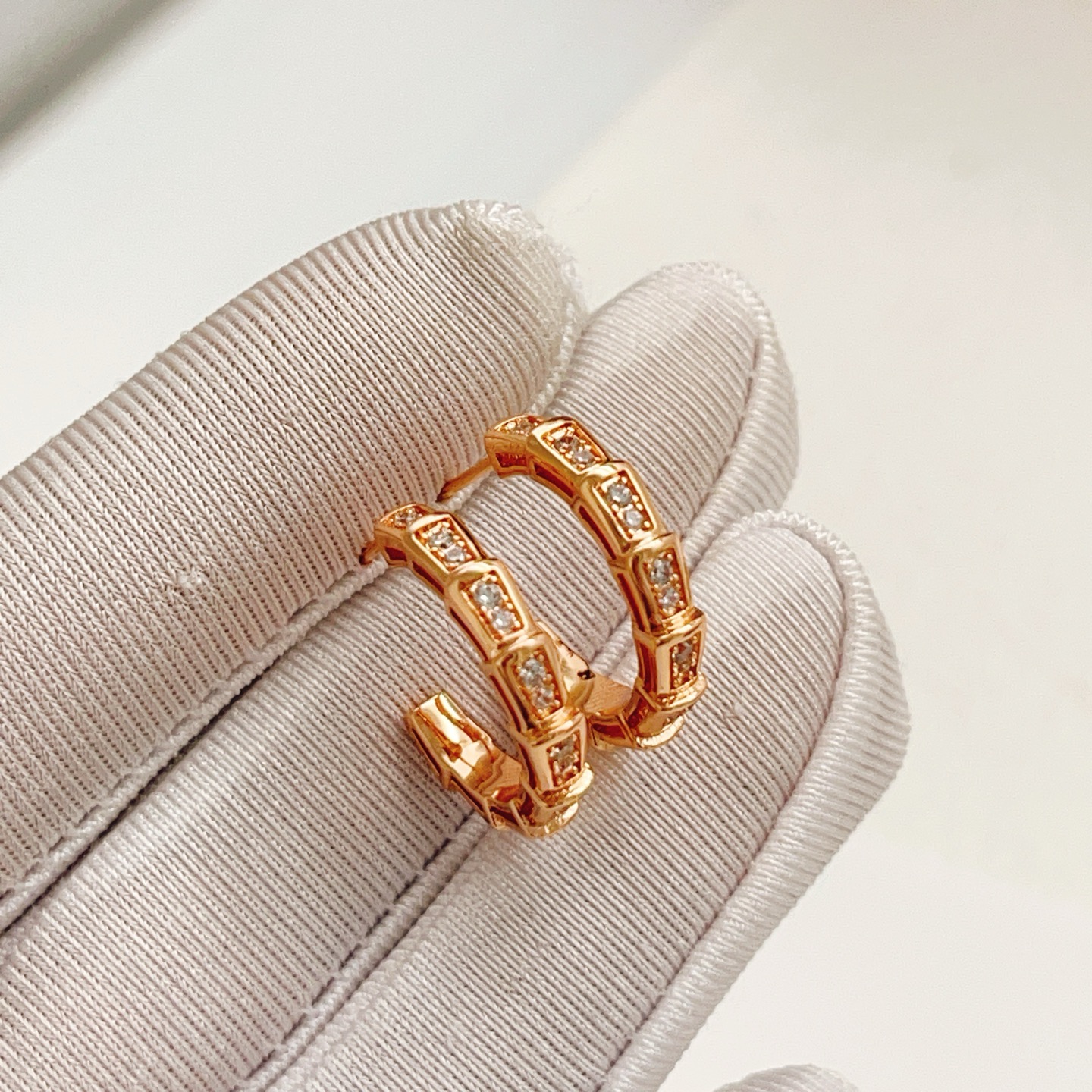 Bvlgari BVLGARI宝格丽最新款，非常的上镜‼ 设计很特别值得入手 高级手工坊系列