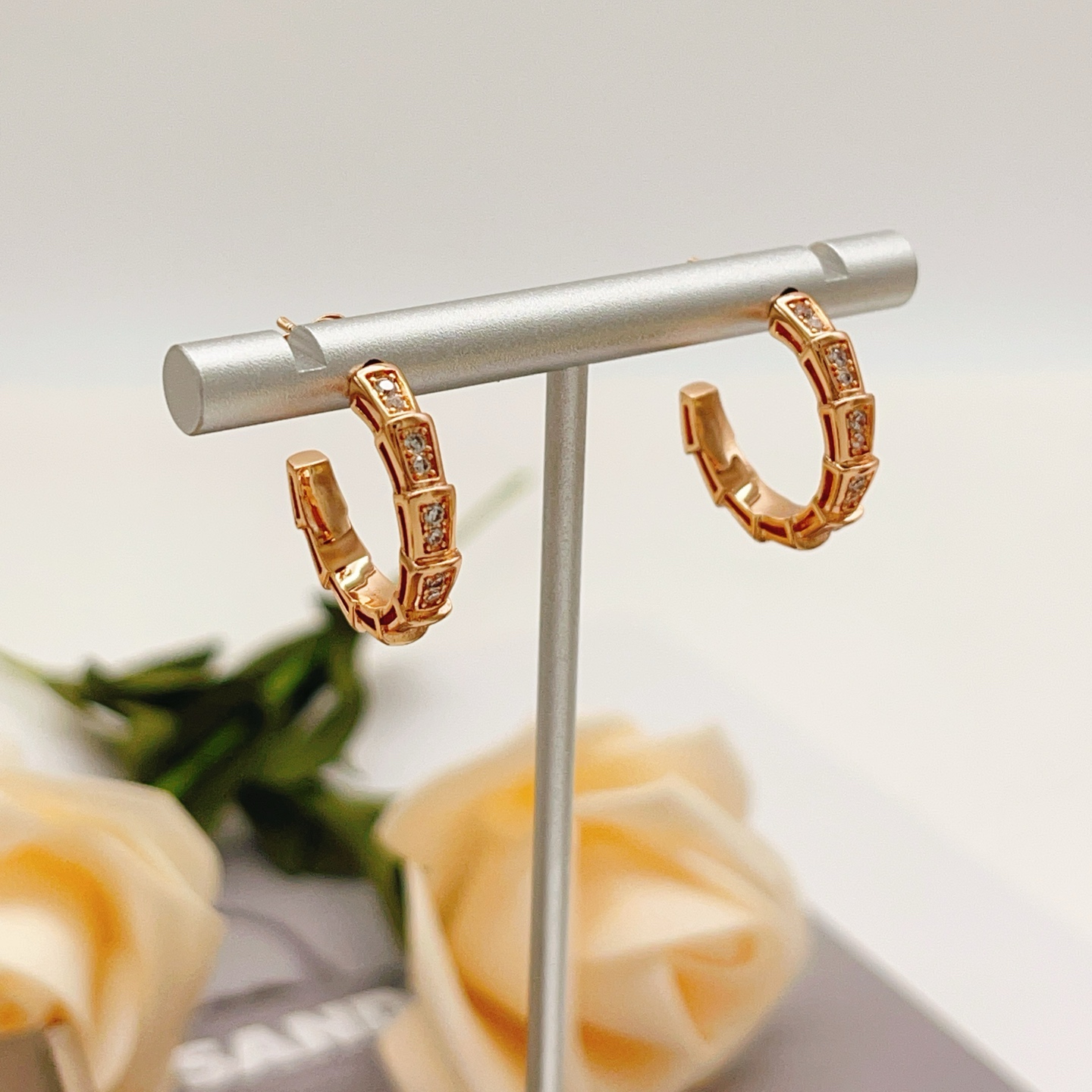 Bvlgari BVLGARI宝格丽最新款，非常的上镜‼ 设计很特别值得入手 高级手工坊系列