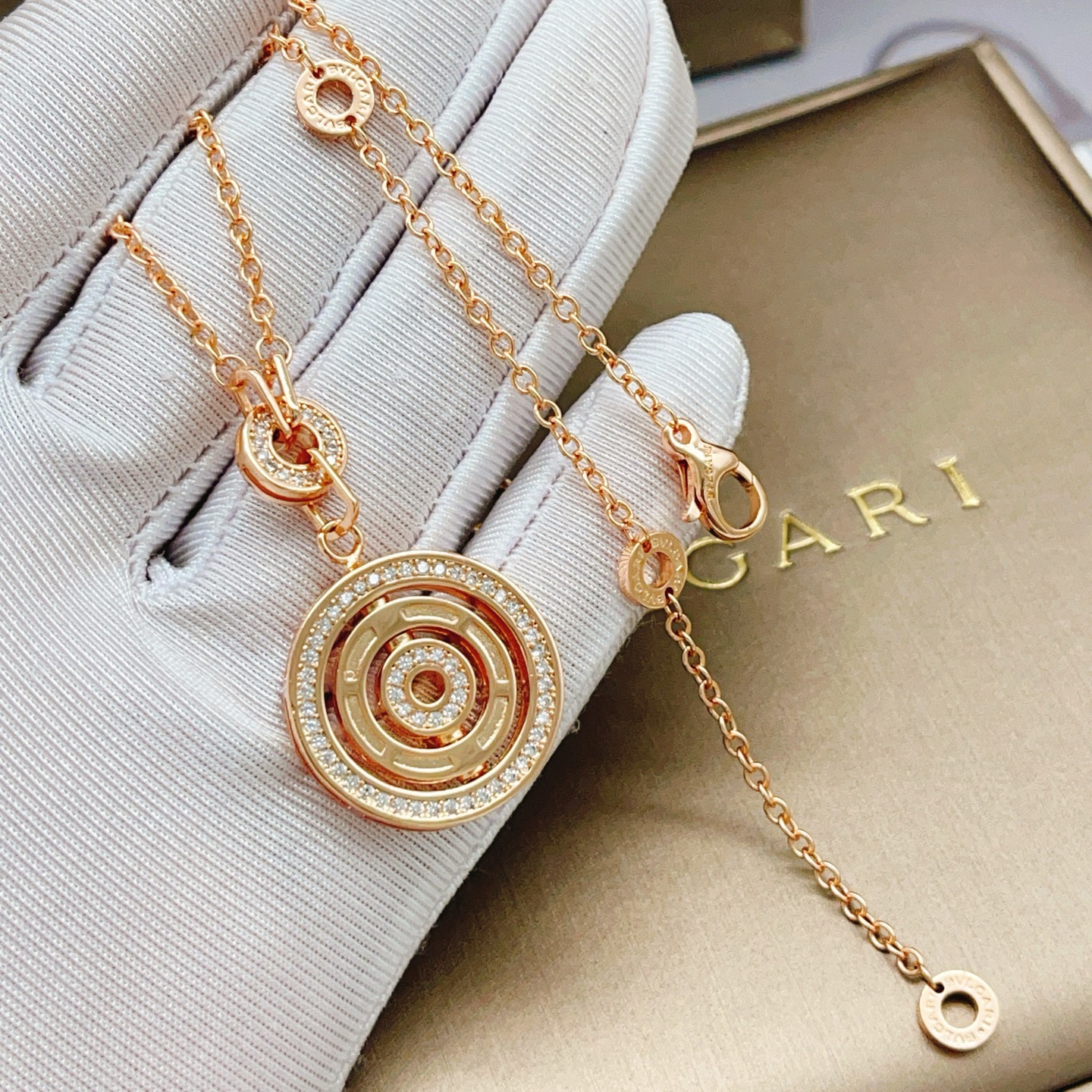Bvlgari BVLGARI宝格丽最新款，非常的上镜‼ 设计很特别值得入手 高级手工坊系列