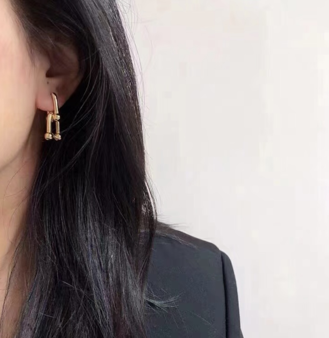 Tiffany & Co. Tiffany*帝芙尼最新款，非常的上镜‼ 设计很特别值得入手 高级手工坊系列