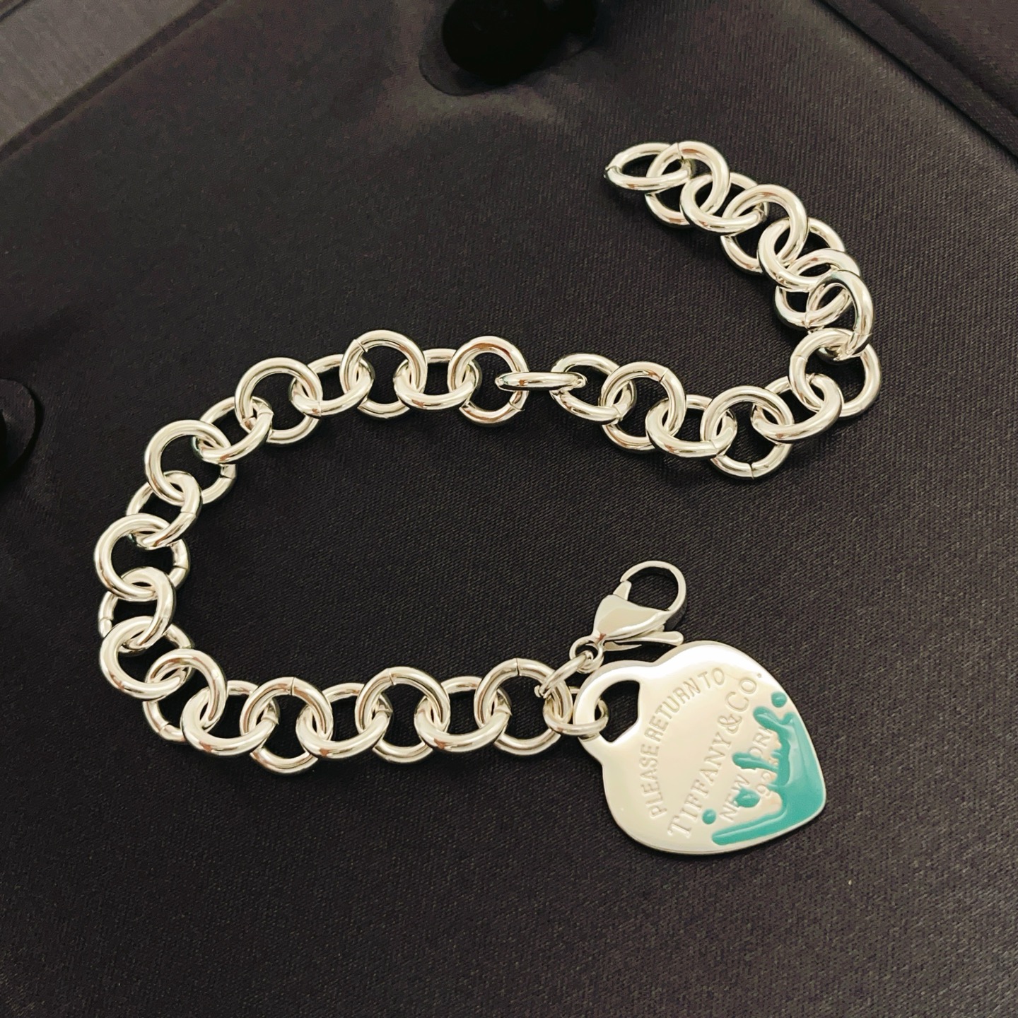 Tiffany & Co. Tiffany*帝芙尼最新款，非常的上镜‼ 设计很特别值得入手 高级手工坊系列