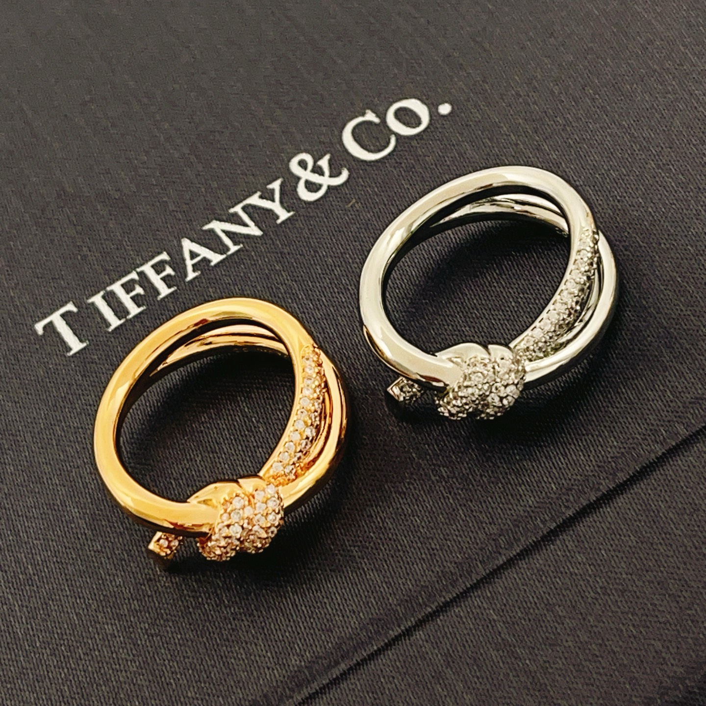 Tiffany & Co. Tiffany*帝芙尼最新款，非常的上镜‼ 设计很特别值得入手 高级手工坊系列