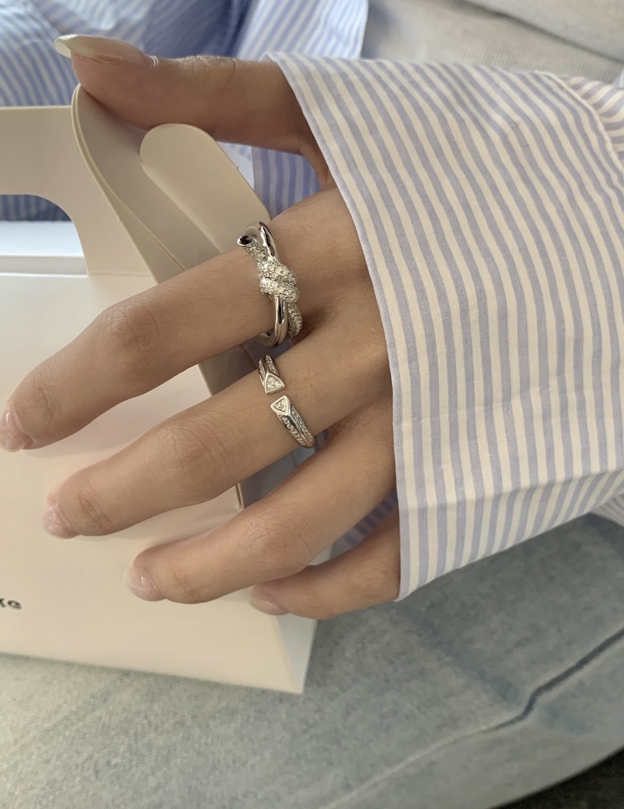 Tiffany & Co. Tiffany*帝芙尼最新款，非常的上镜‼ 设计很特别值得入手 高级手工坊系列