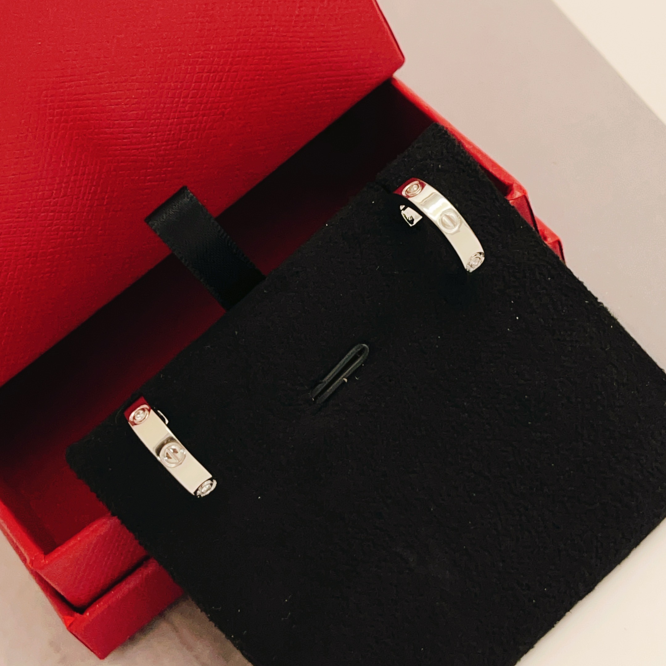 Cartier Cartie*最新款，非常的上镜‼ 设计很特别值得入手 高级手工坊系列