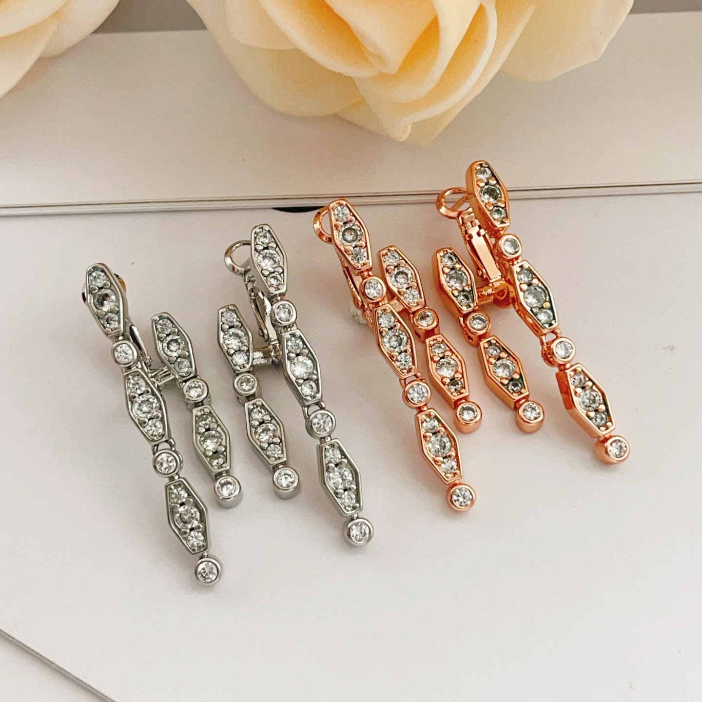 Cartier Cartie*最新款，非常的上镜‼ 设计很特别值得入手 高级手工坊系列