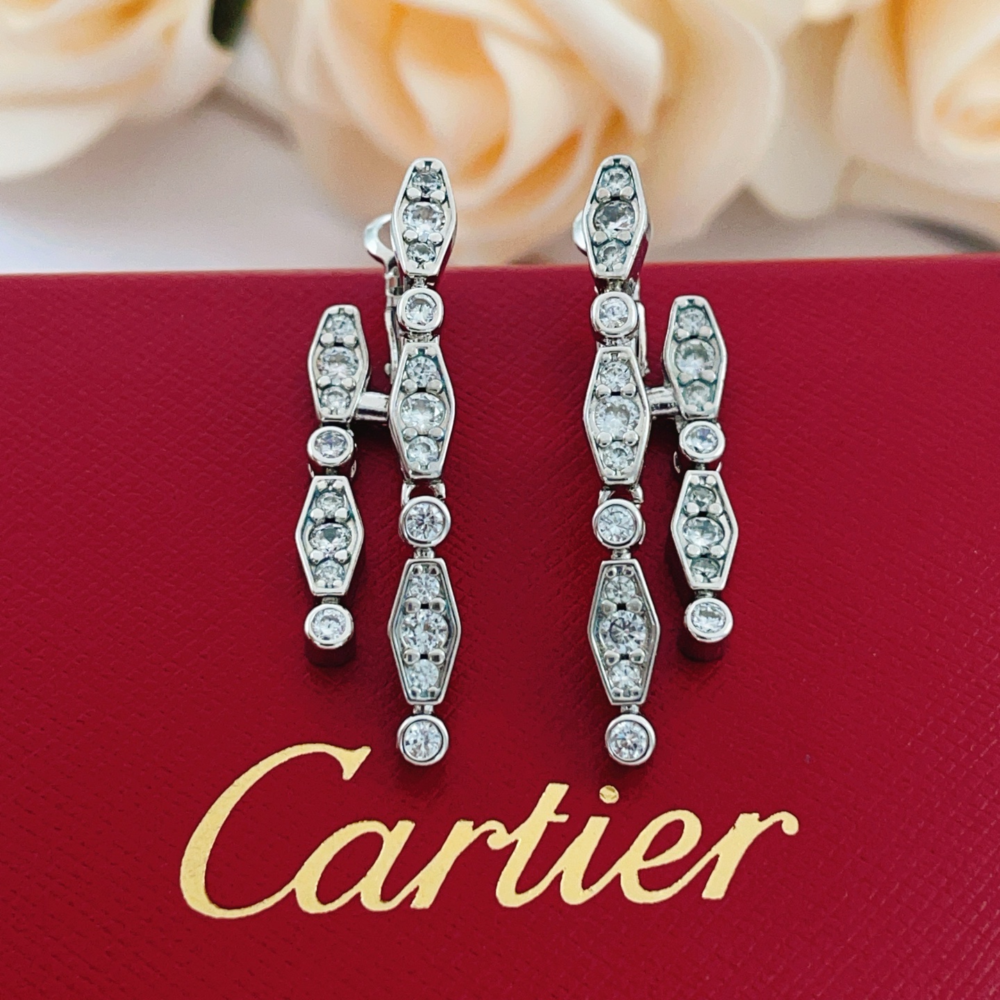 Cartier Cartie*最新款，非常的上镜‼ 设计很特别值得入手 高级手工坊系列