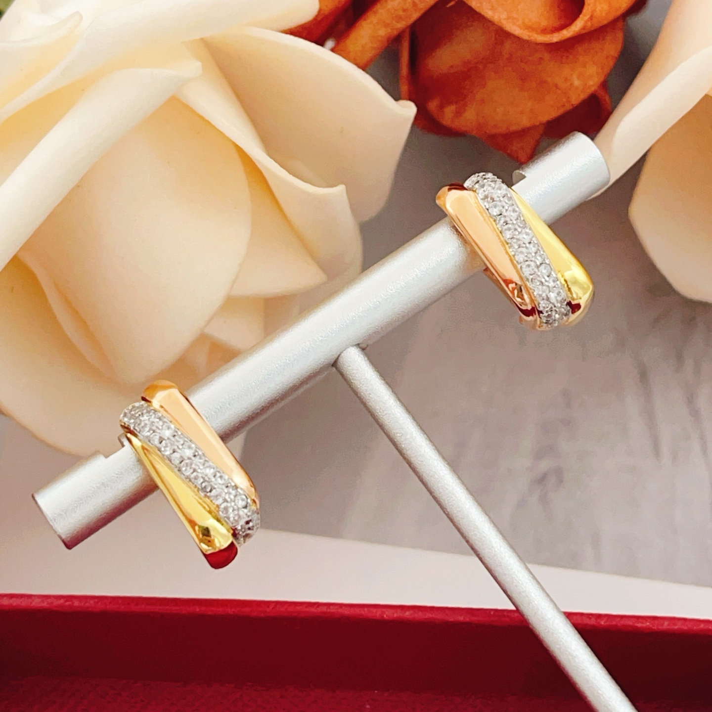 Cartier Cartie*卡地亚最新款，非常的上镜‼ 设计很特别值得入手 高级手工坊系列