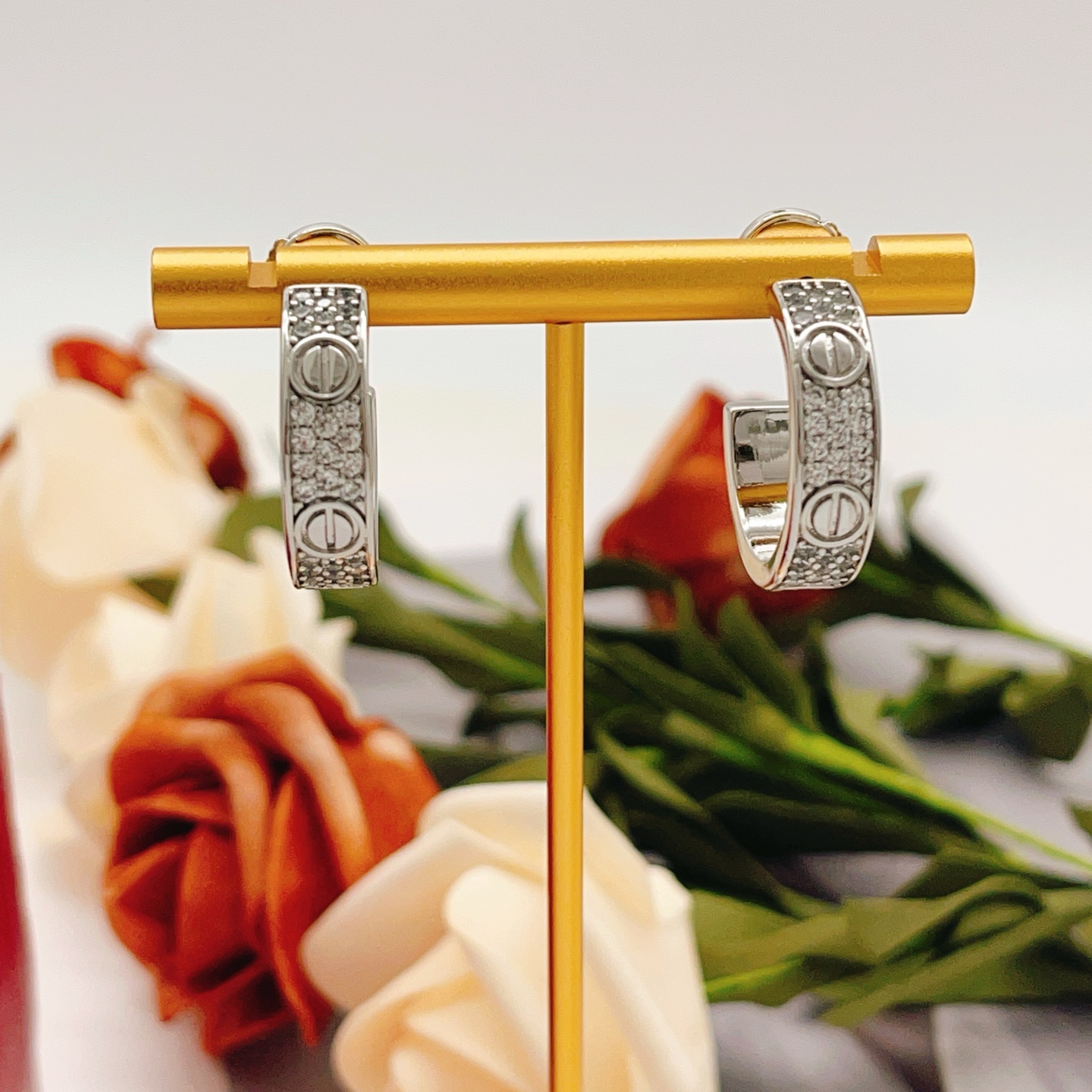Cartier Cartie*最新款，非常的上镜‼ 设计很特别值得入手 高级手工坊系列