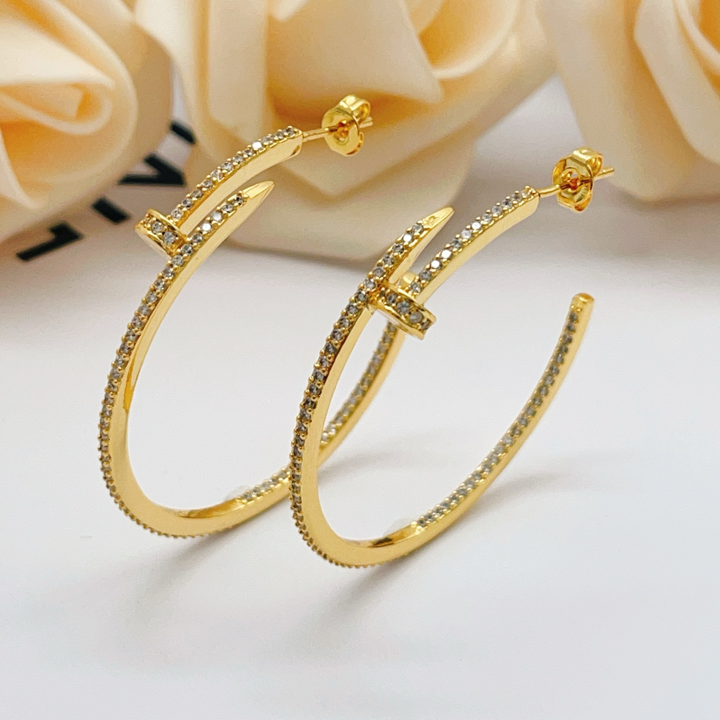 Cartier Cartie*最新款，非常的上镜‼ 设计很特别值得入手 高级手工坊系列