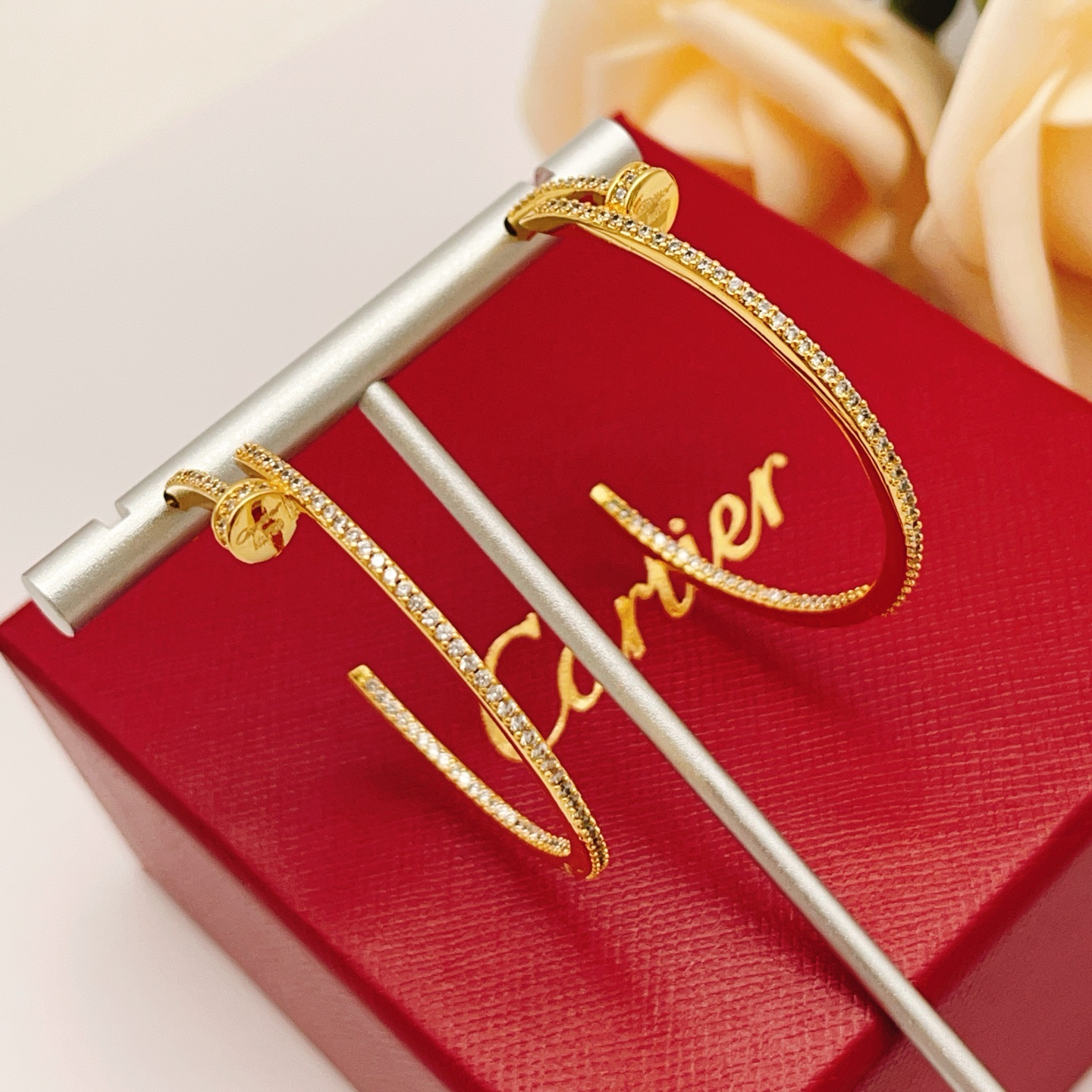 Cartier Cartie*最新款，非常的上镜‼ 设计很特别值得入手 高级手工坊系列