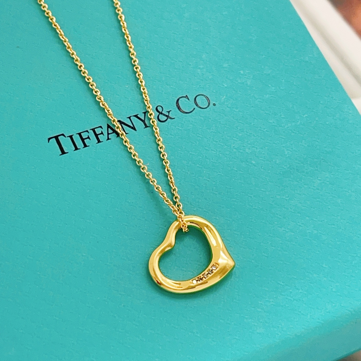 Tiffany & Co. Tiffany*帝芙尼最新款，非常的上镜‼ 设计很特别值得入手 高级手工坊系列