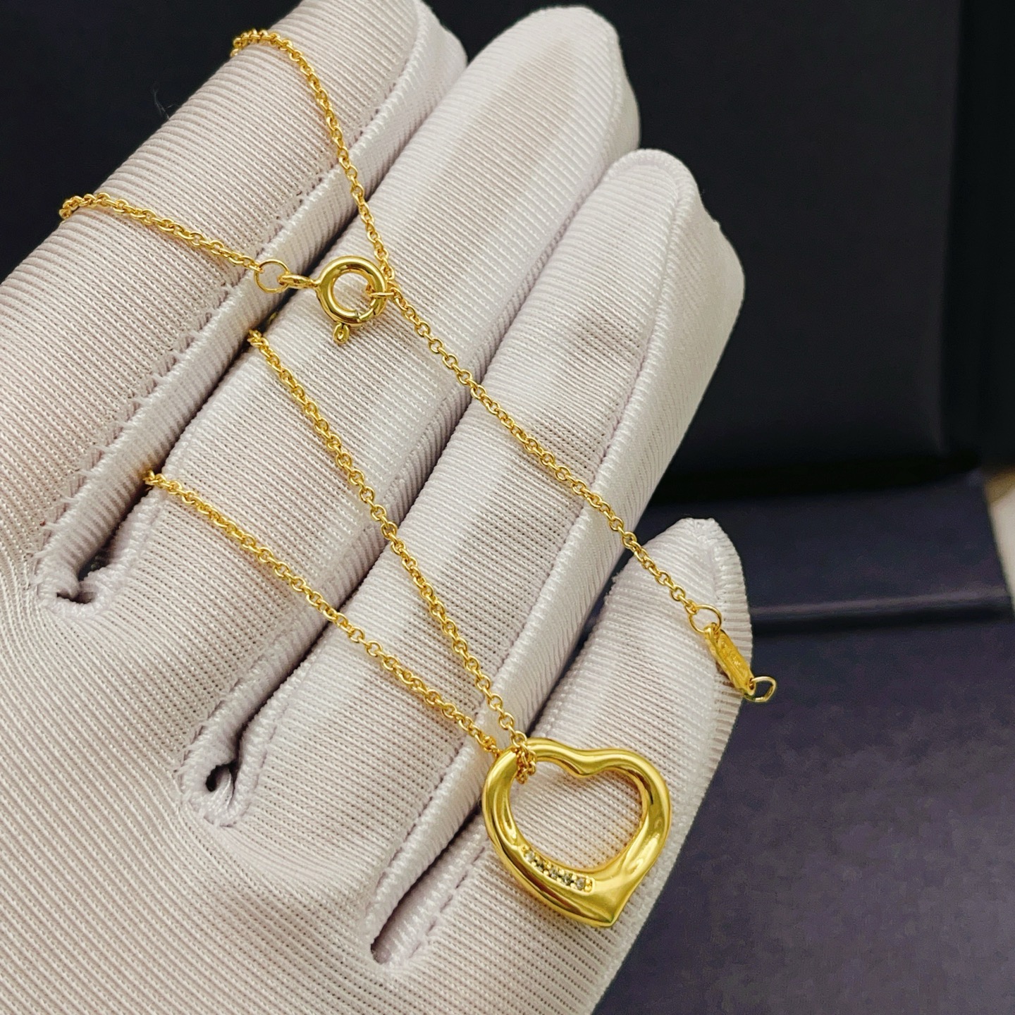 Tiffany & Co. Tiffany*帝芙尼最新款，非常的上镜‼ 设计很特别值得入手 高级手工坊系列