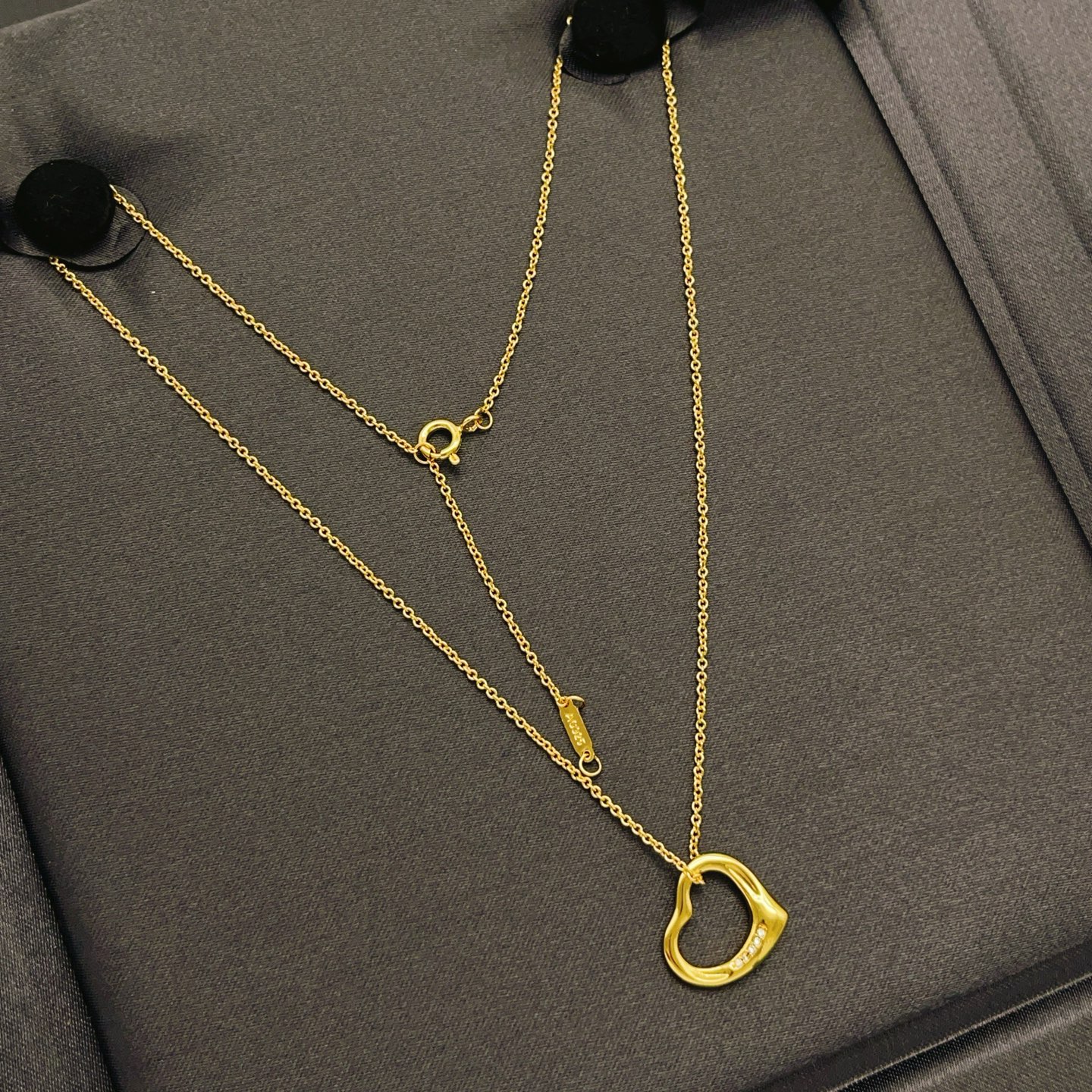 Tiffany & Co. Tiffany*帝芙尼最新款，非常的上镜‼ 设计很特别值得入手 高级手工坊系列