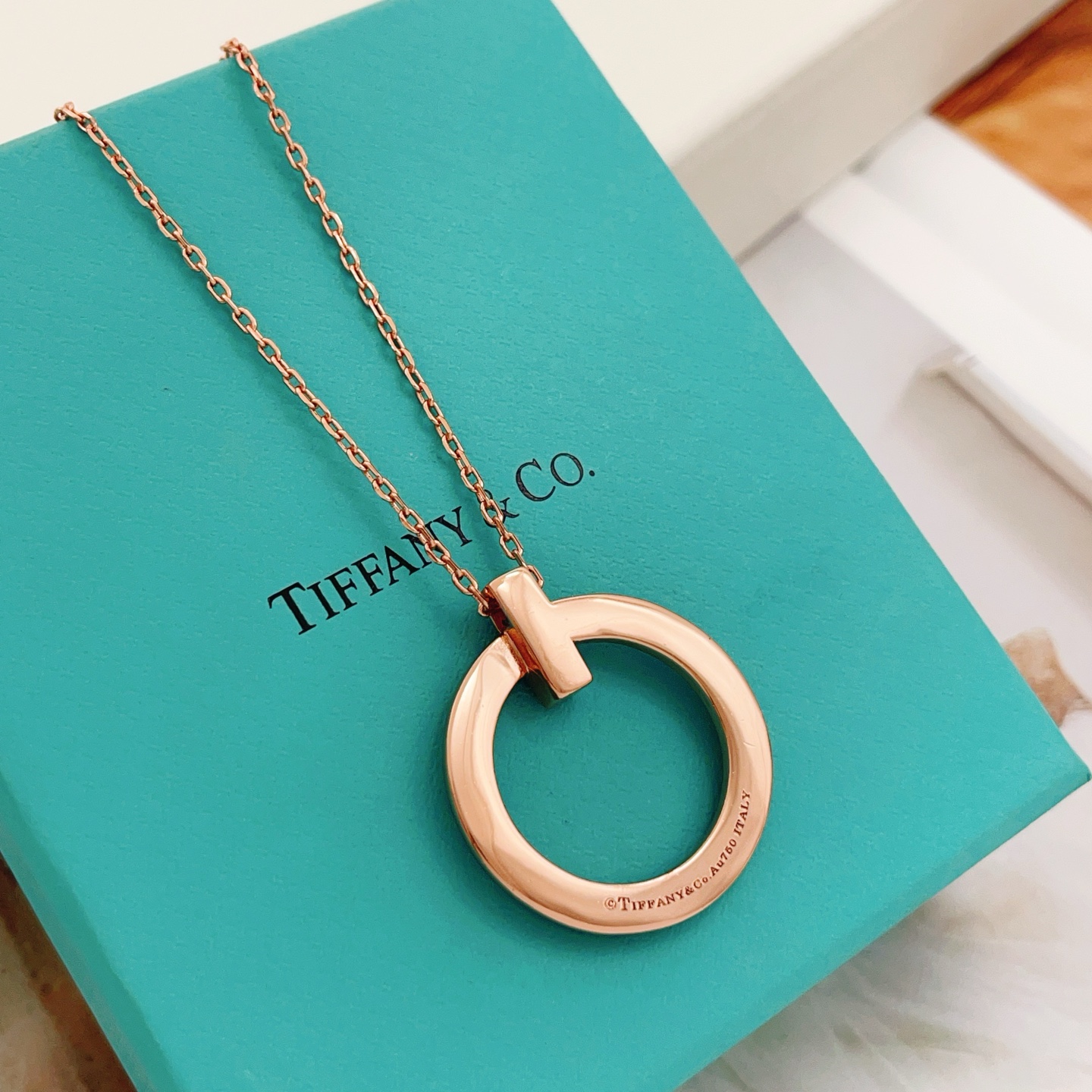 Tiffany & Co. Tiffany*帝芙尼最新款，非常的上镜‼ 设计很特别值得入手 高级手工坊系列