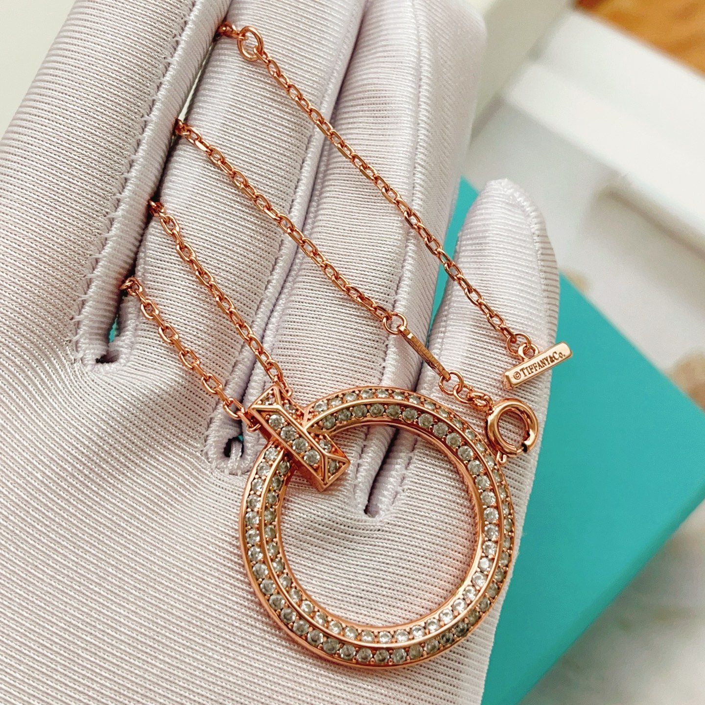 Tiffany & Co. Tiffany*帝芙尼最新款，非常的上镜‼ 设计很特别值得入手 高级手工坊系列