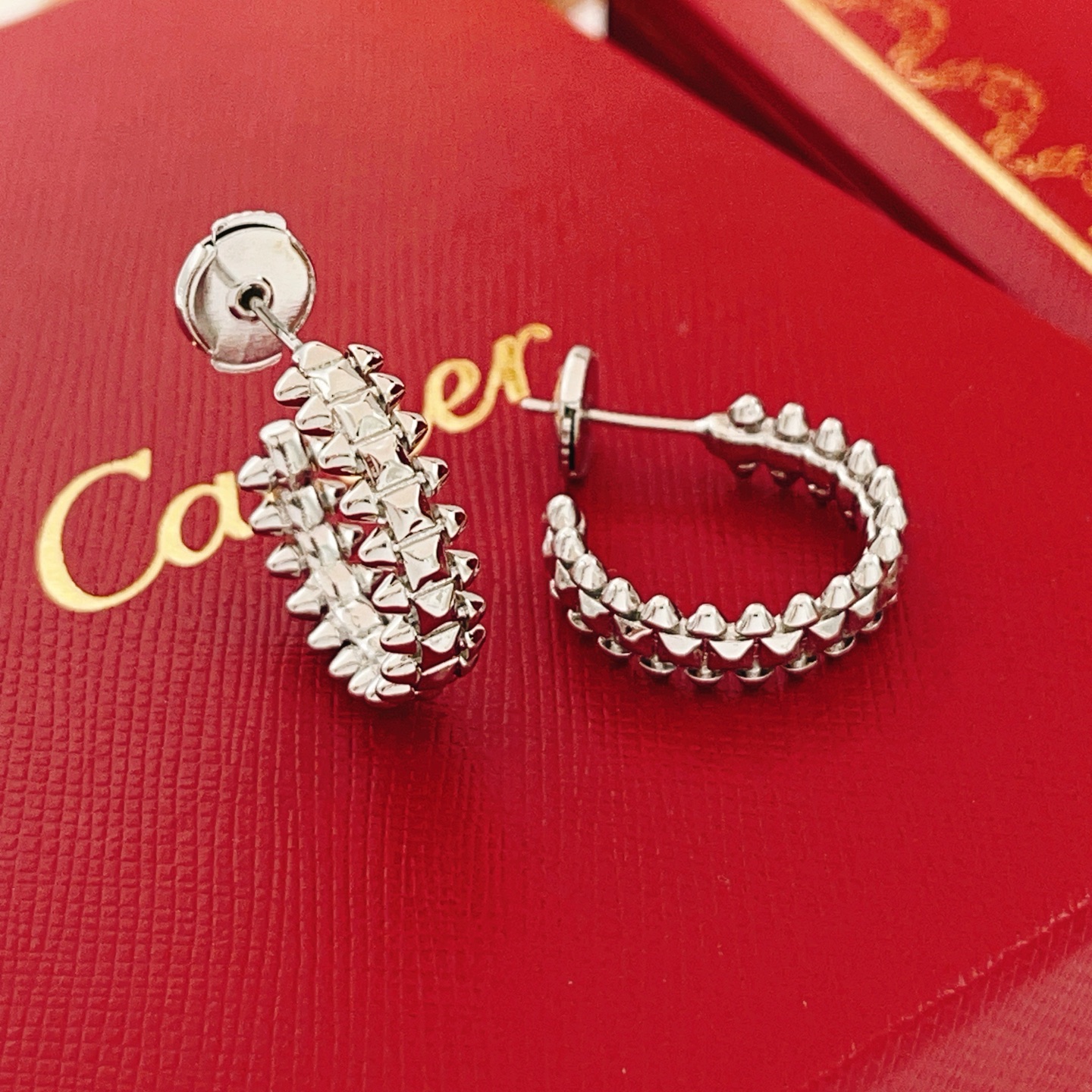 Cartier Cartie*卡地亚最新款，非常的上镜‼ 设计很特别值得入手 高级手工坊系列
