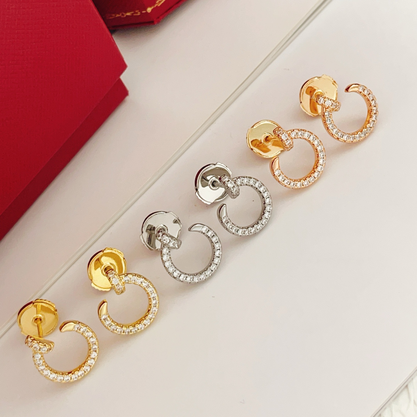Cartier Cartie*最新款，非常的上镜‼ 设计很特别值得入手 高级手工坊系列