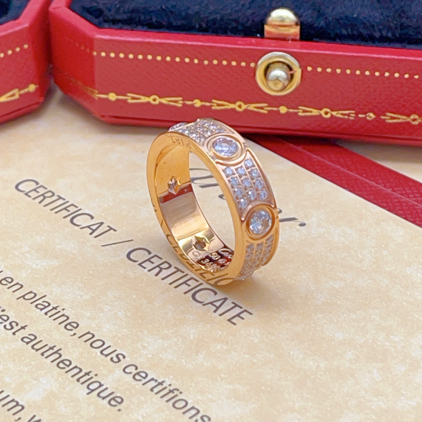 Cartier Cartie*最新款，非常的上镜‼ 设计很特别值得入手 高级手工坊系列