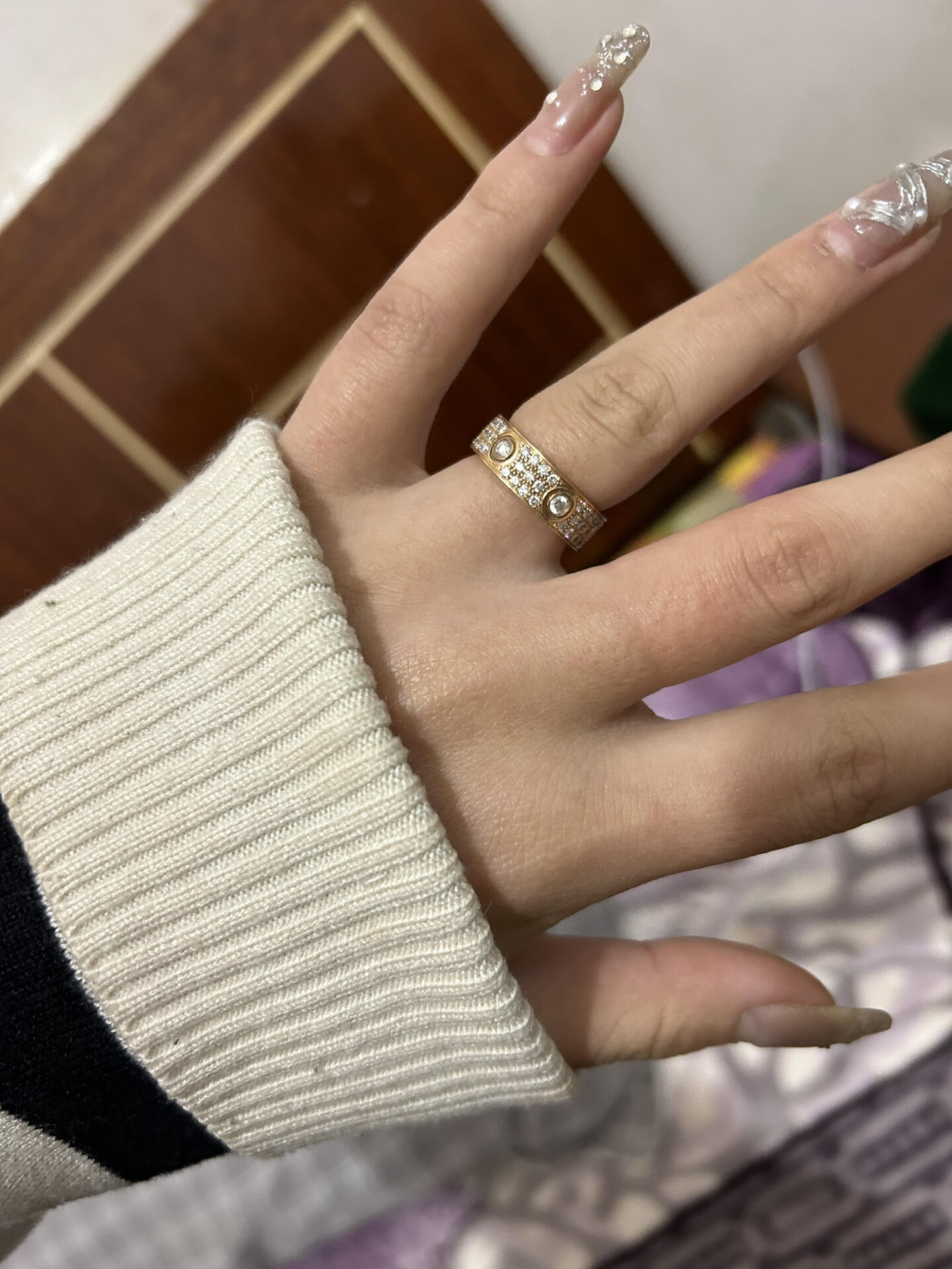 Cartier Cartie*最新款，非常的上镜‼ 设计很特别值得入手 高级手工坊系列