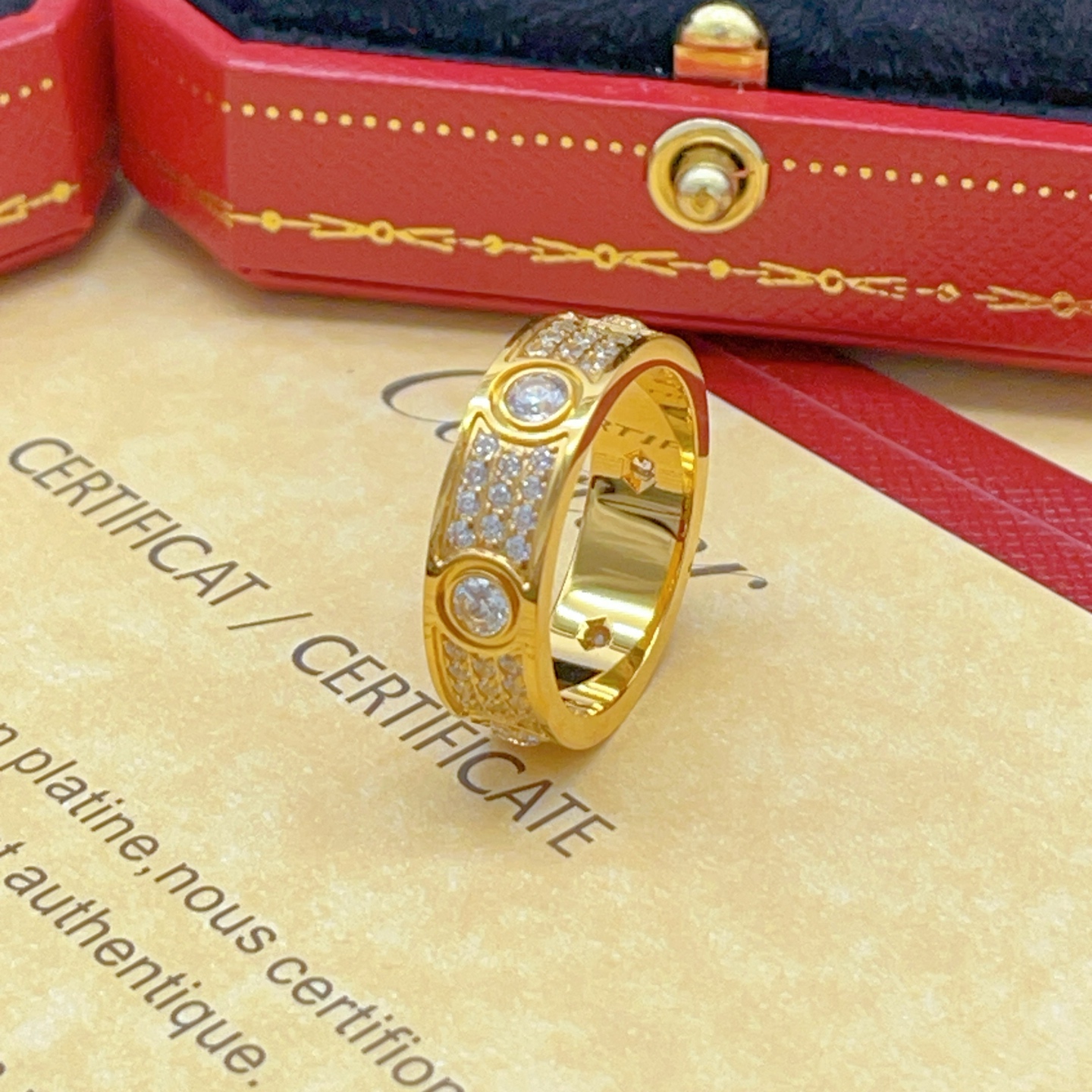 Cartier Cartie*最新款，非常的上镜‼ 设计很特别值得入手 高级手工坊系列