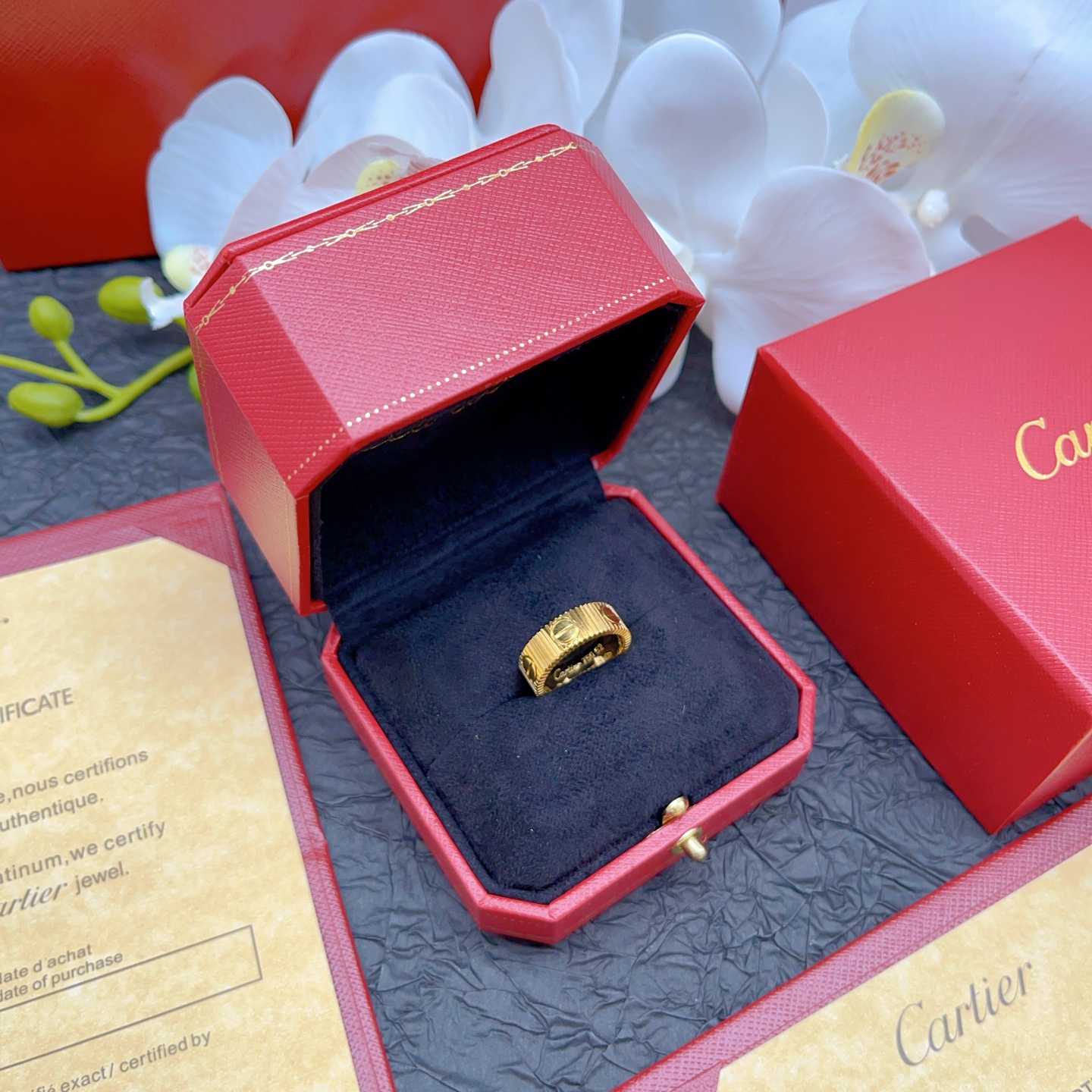 Cartier Cartie*最新款，非常的上镜‼ 设计很特别值得入手 高级手工坊系列
