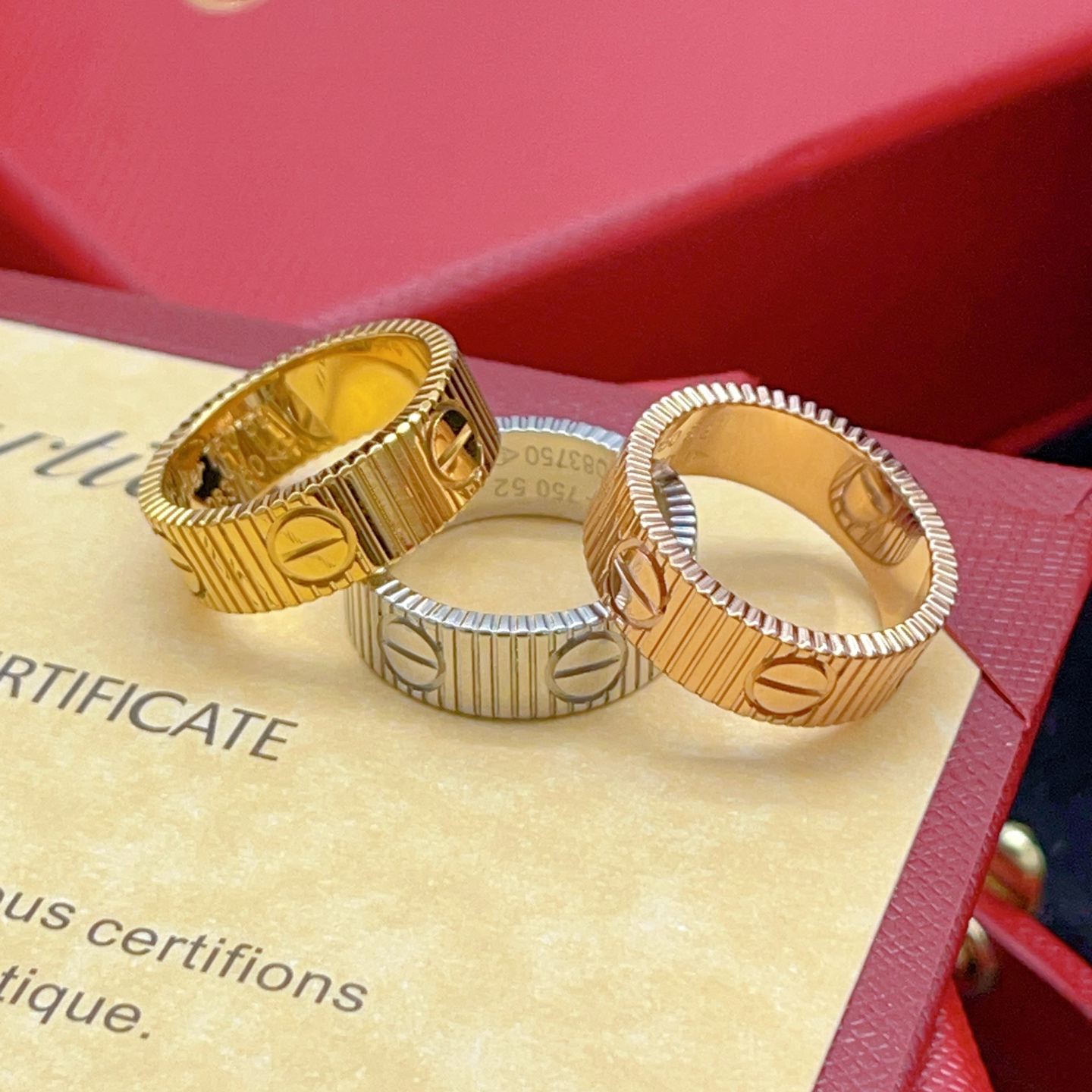 Cartier Cartie*最新款，非常的上镜‼ 设计很特别值得入手 高级手工坊系列