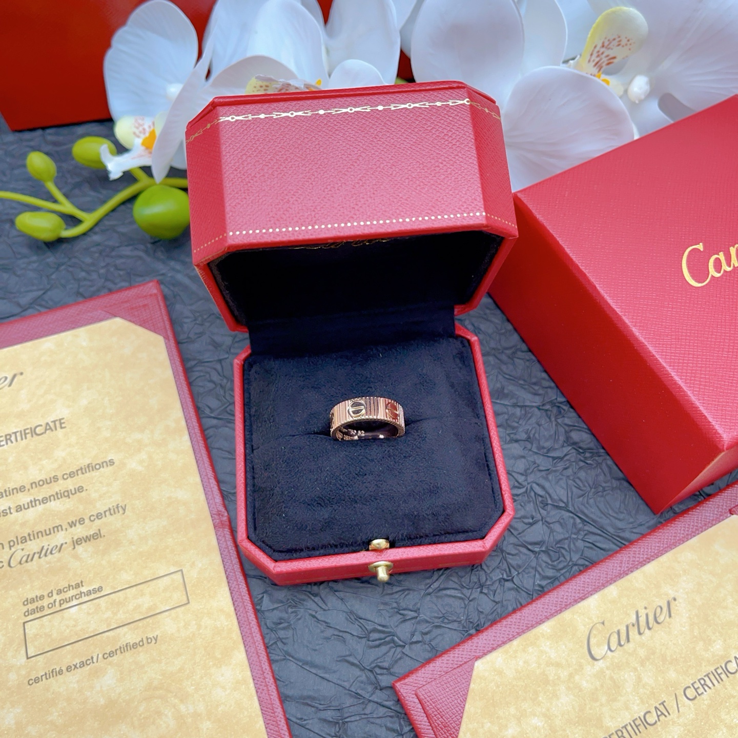 Cartier Cartie*最新款，非常的上镜‼ 设计很特别值得入手 高级手工坊系列