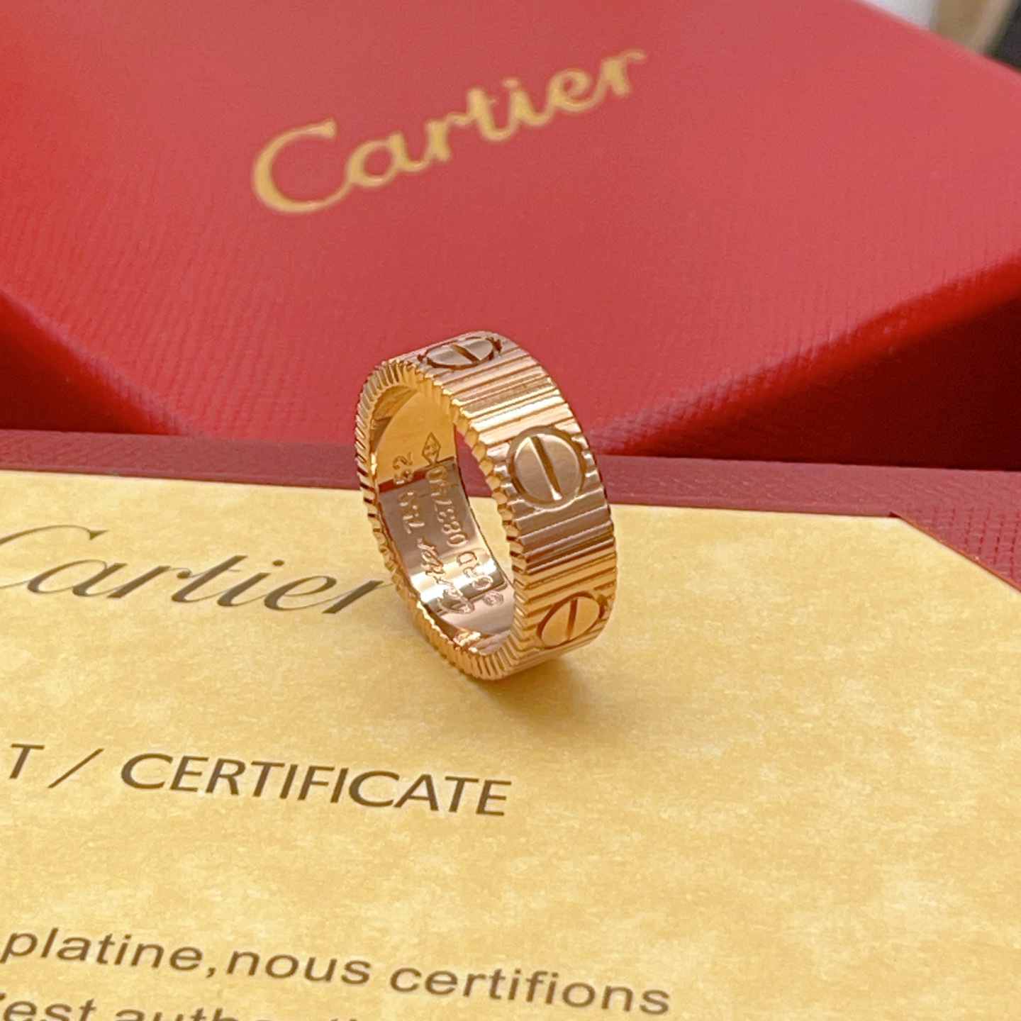 Cartier Cartie*最新款，非常的上镜‼ 设计很特别值得入手 高级手工坊系列