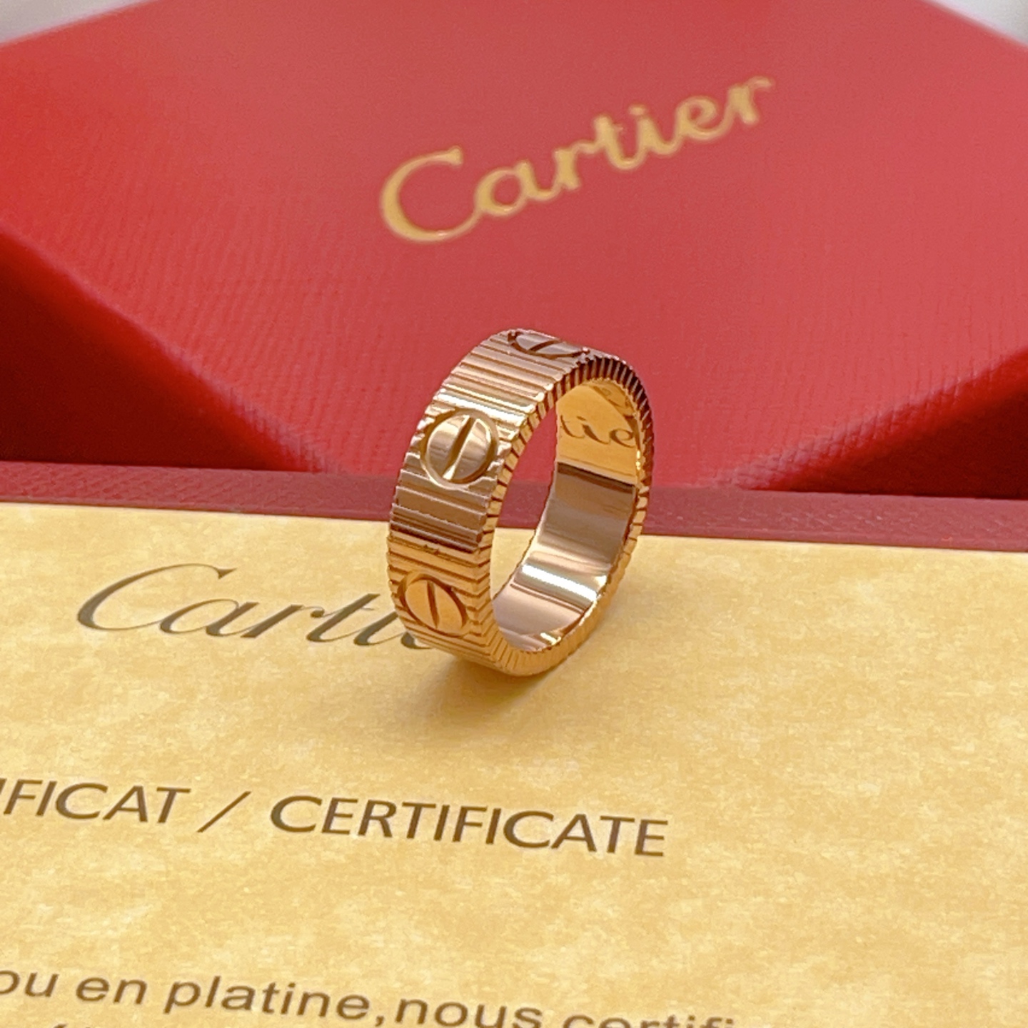 Cartier Cartie*最新款，非常的上镜‼ 设计很特别值得入手 高级手工坊系列