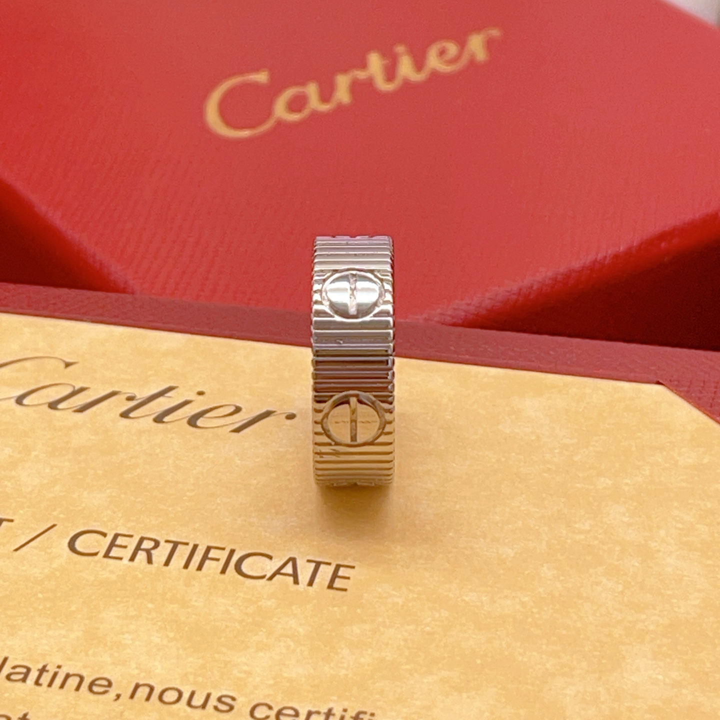 Cartier Cartie*最新款，非常的上镜‼ 设计很特别值得入手 高级手工坊系列