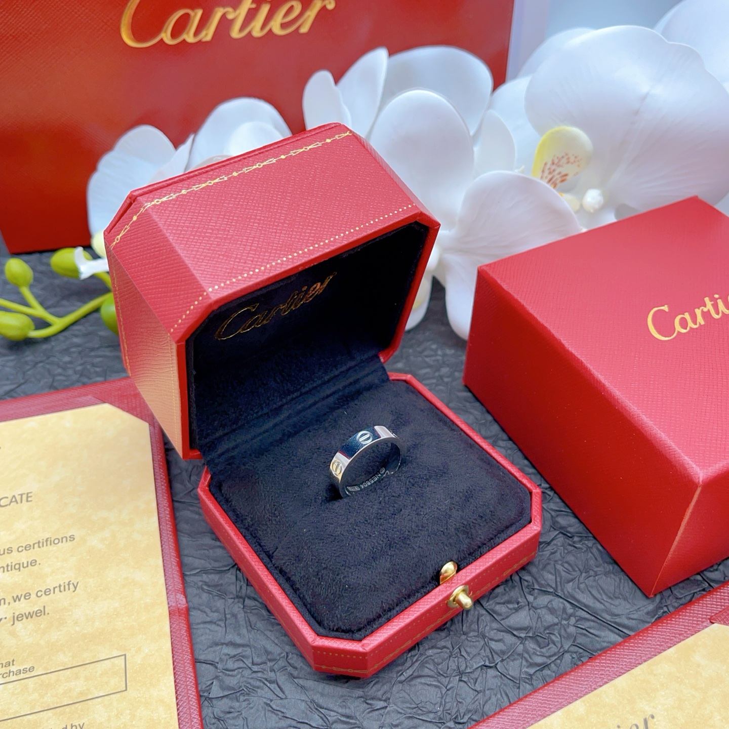 Cartier Cartie*最新款，非常的上镜‼ 设计很特别值得入手 高级手工坊系列