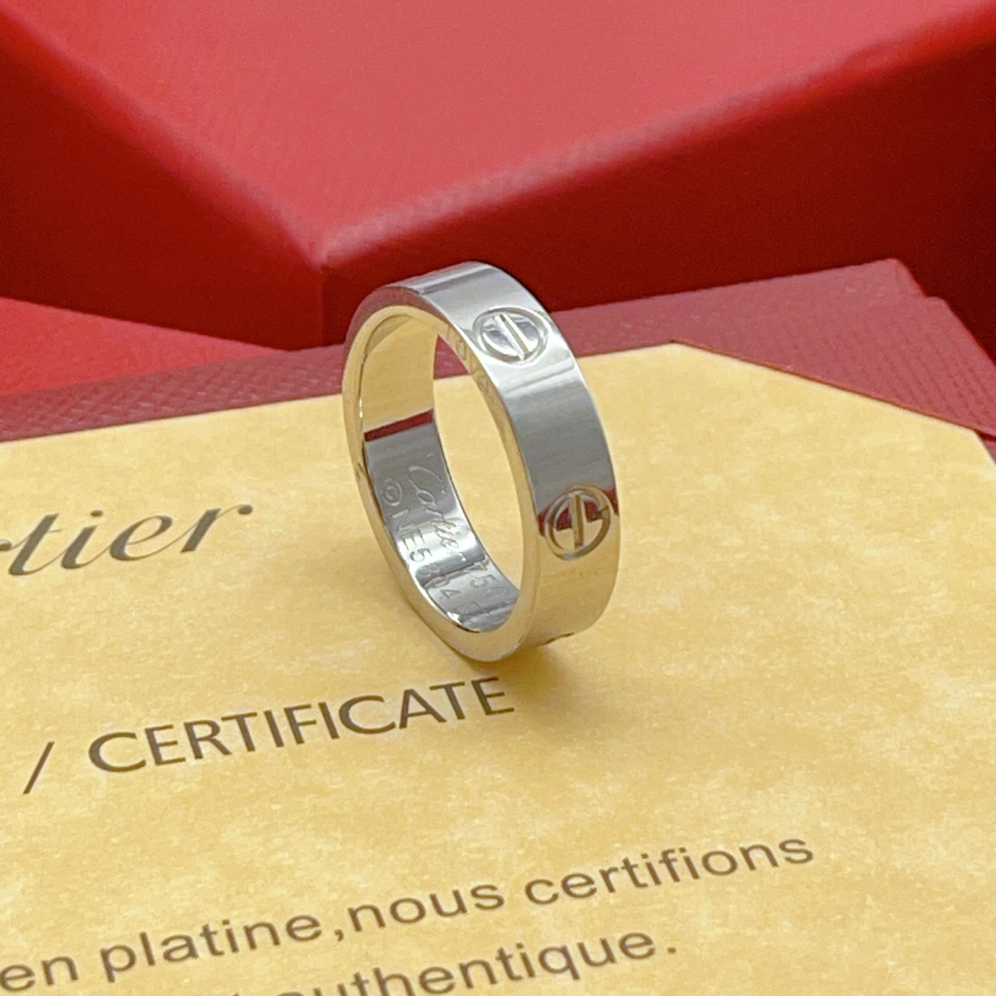 Cartier Cartie*最新款，非常的上镜‼ 设计很特别值得入手 高级手工坊系列