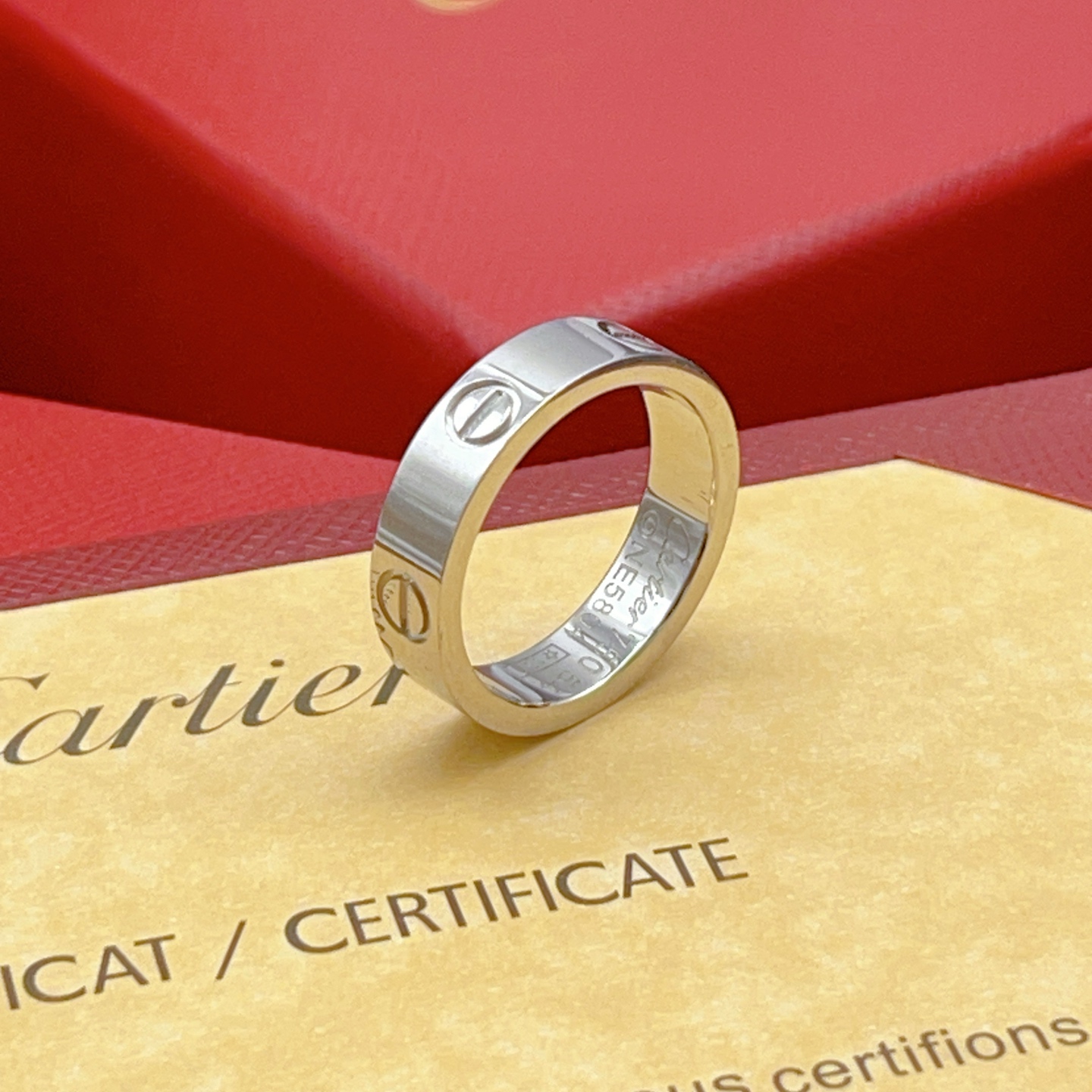 Cartier Cartie*最新款，非常的上镜‼ 设计很特别值得入手 高级手工坊系列
