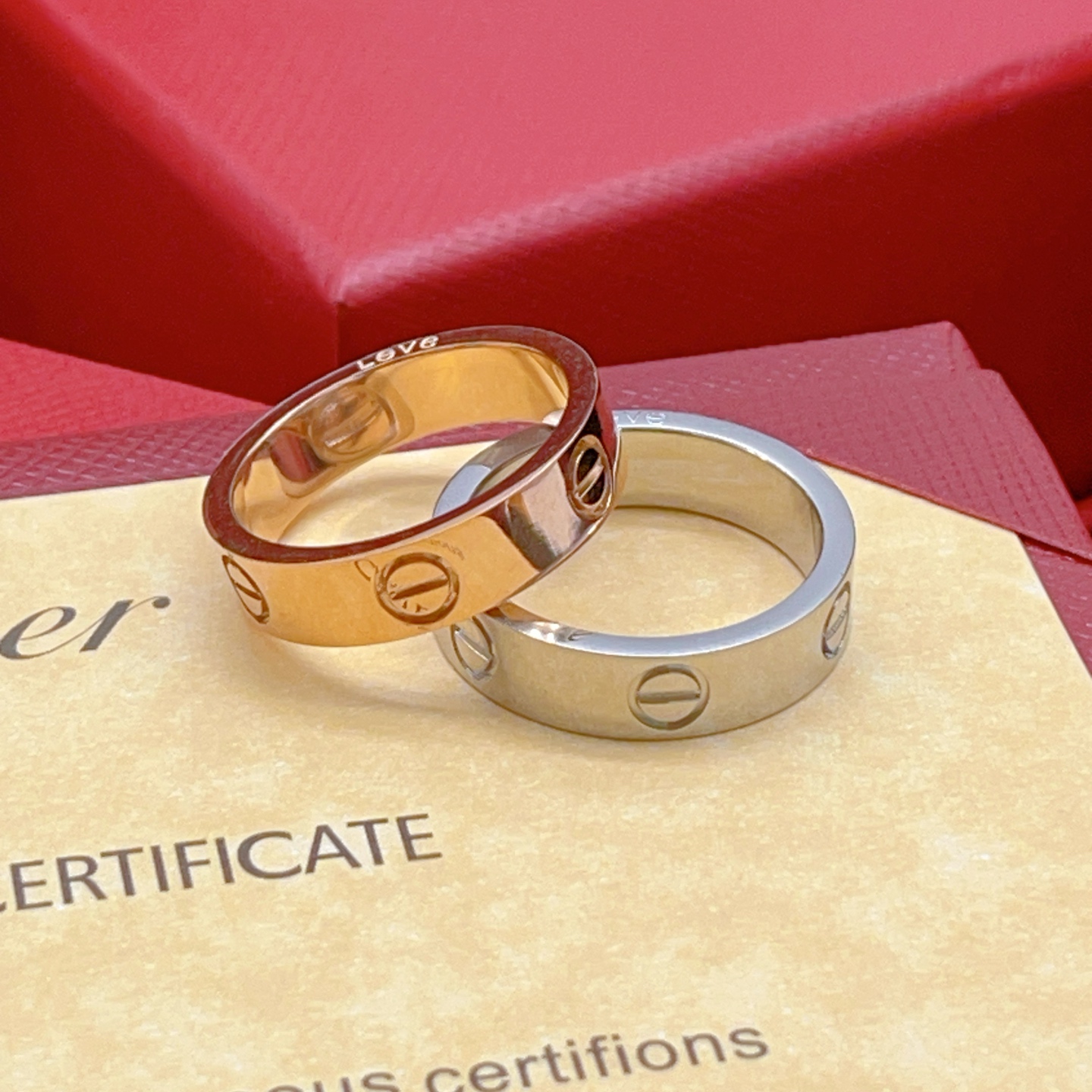 Cartier Cartie*最新款，非常的上镜‼ 设计很特别值得入手 高级手工坊系列