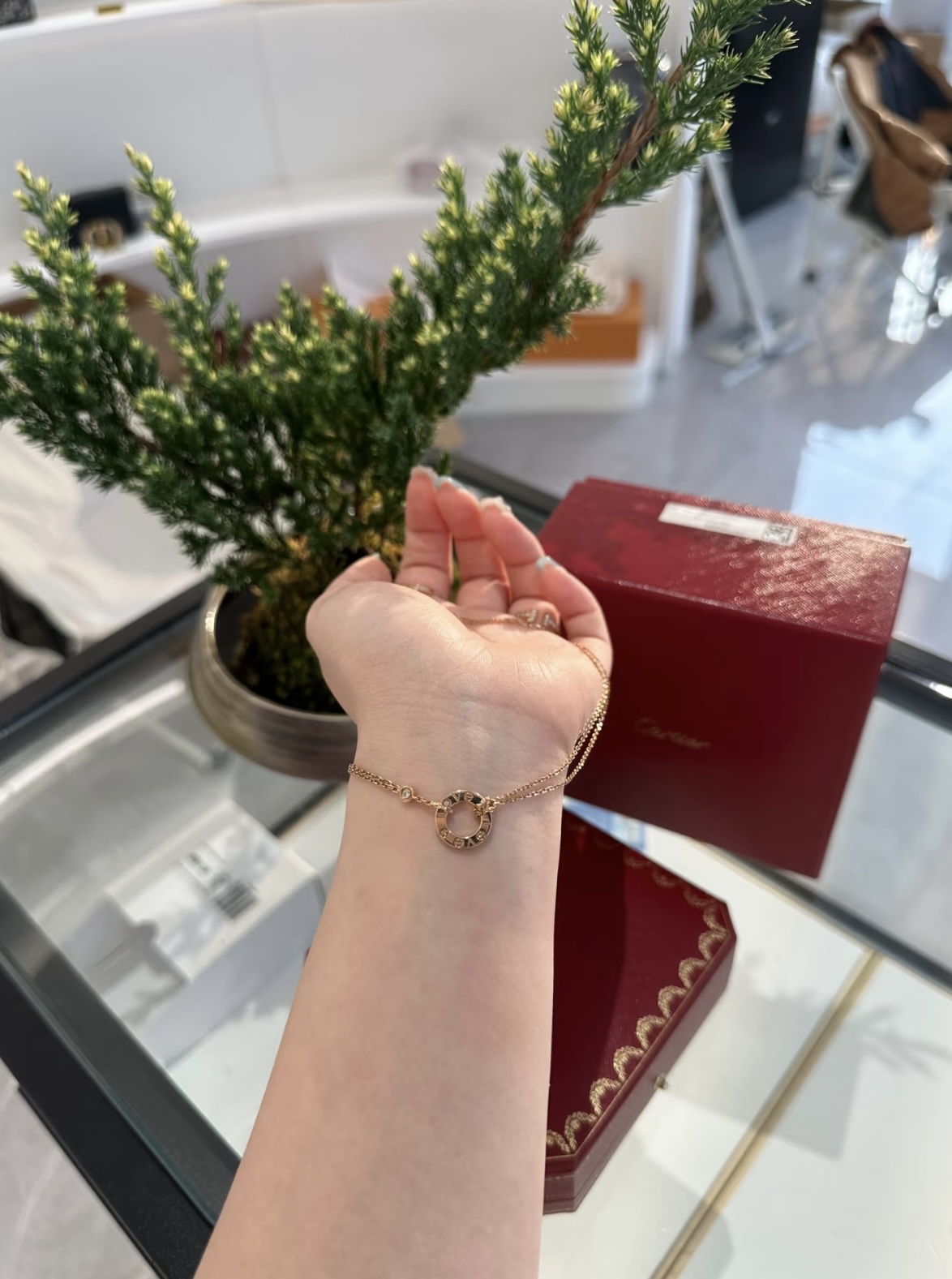 Cartier Cartie*卡地亚最新款，非常的上镜‼ 设计很特别值得入手 高级手工坊系列
