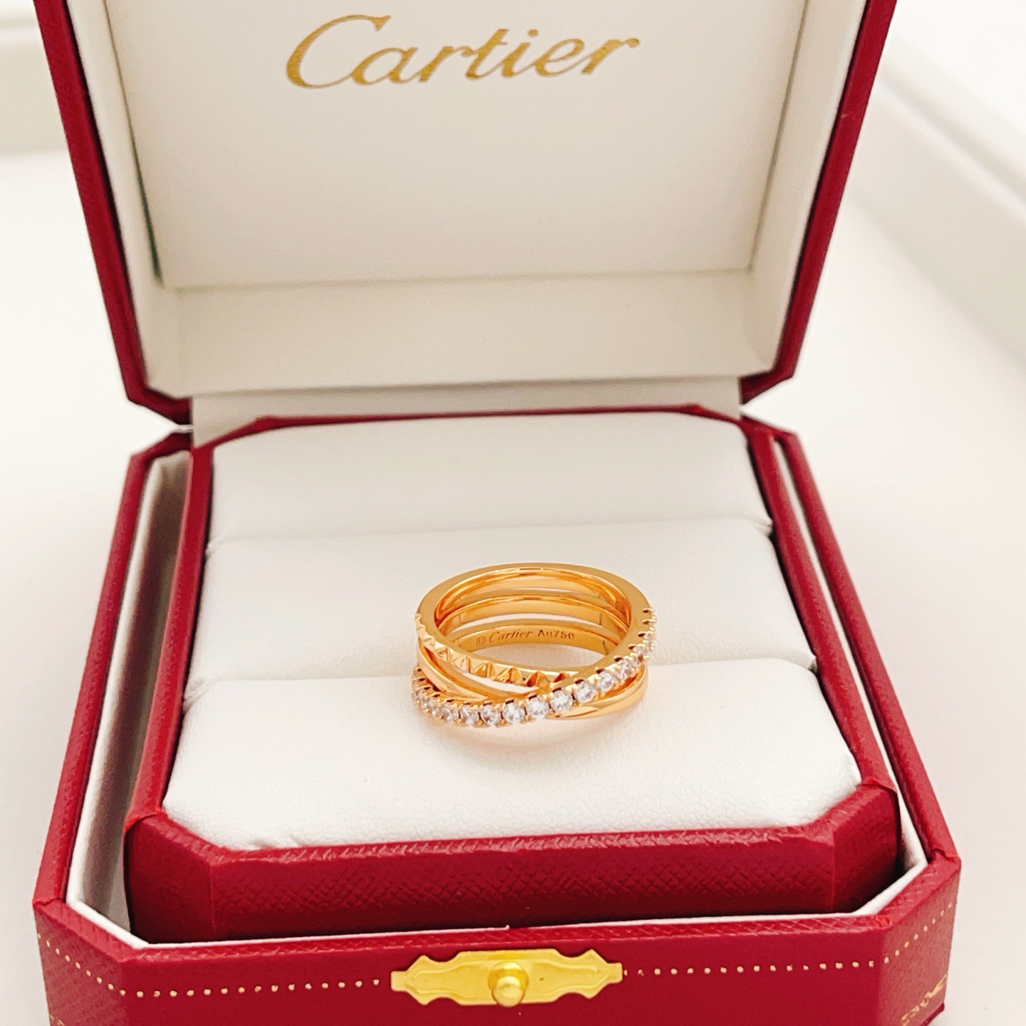Cartier Cartie*卡地亚最新款，非常的上镜‼ 设计很特别值得入手 高级手工坊系列