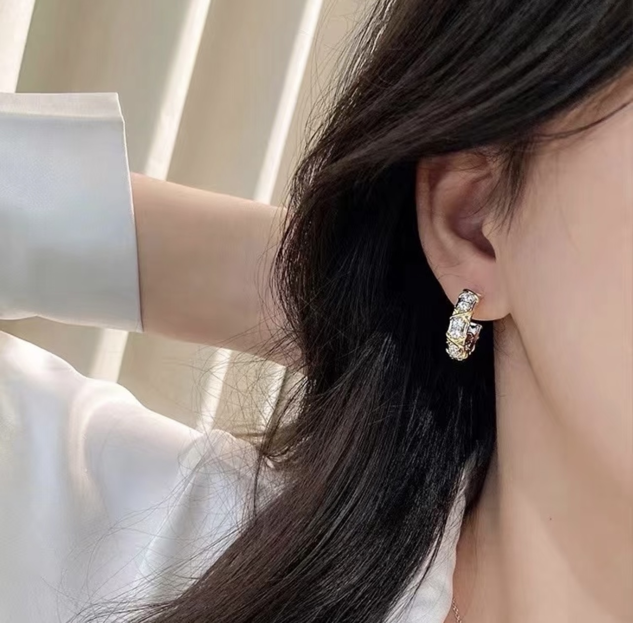 Tiffany & Co. Tiffany*帝芙尼最新款，非常的上镜‼ 设计很特别值得入手 高级手工坊系列