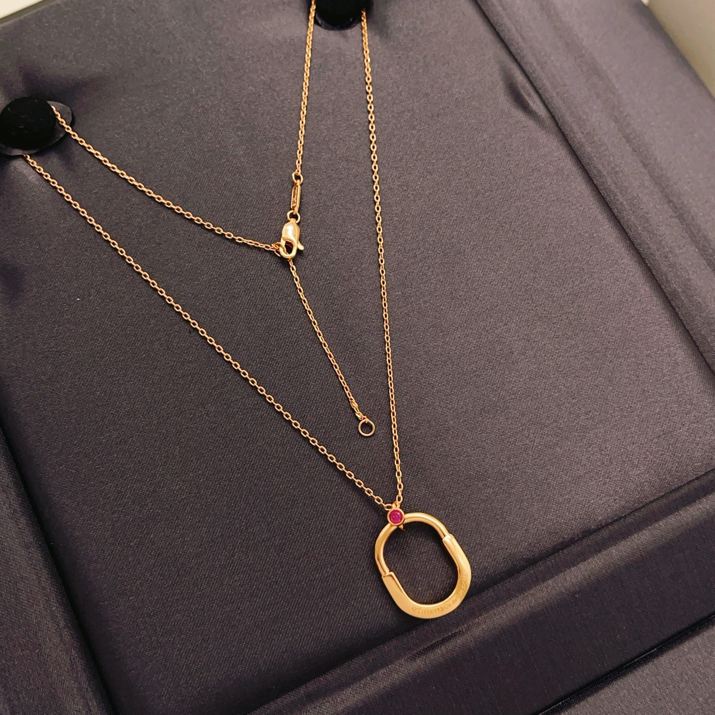 Tiffany & Co. Tiffany*帝芙尼最新款，非常的上镜‼ 设计很特别值得入手 高级手工坊系列