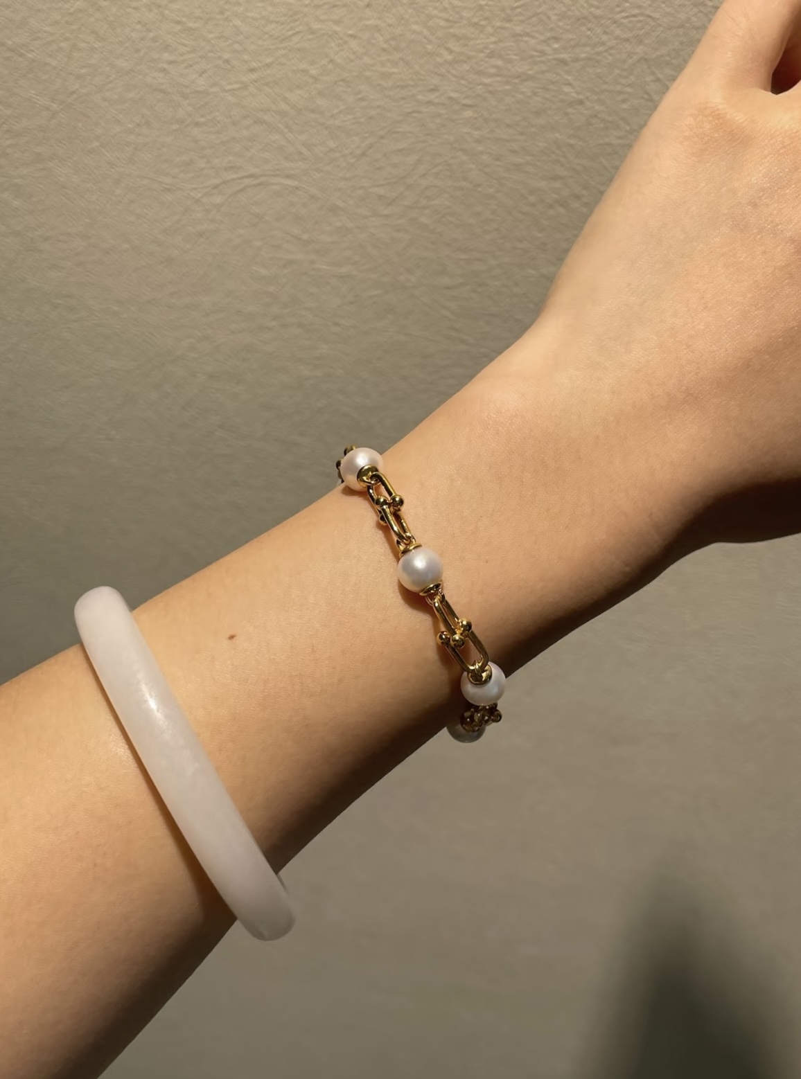 Tiffany & Co. Tiffany*帝芙尼最新款，非常的上镜‼ 设计很特别值得入手 高级手工坊系列