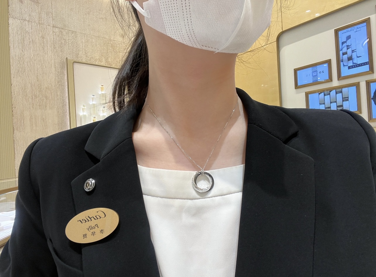 【Cartie*卡地亚最新款🆕🆕米珠双链三圆环拼项链】一致官网黄铜材质，非常的上镜‼️设计很特别值得入手